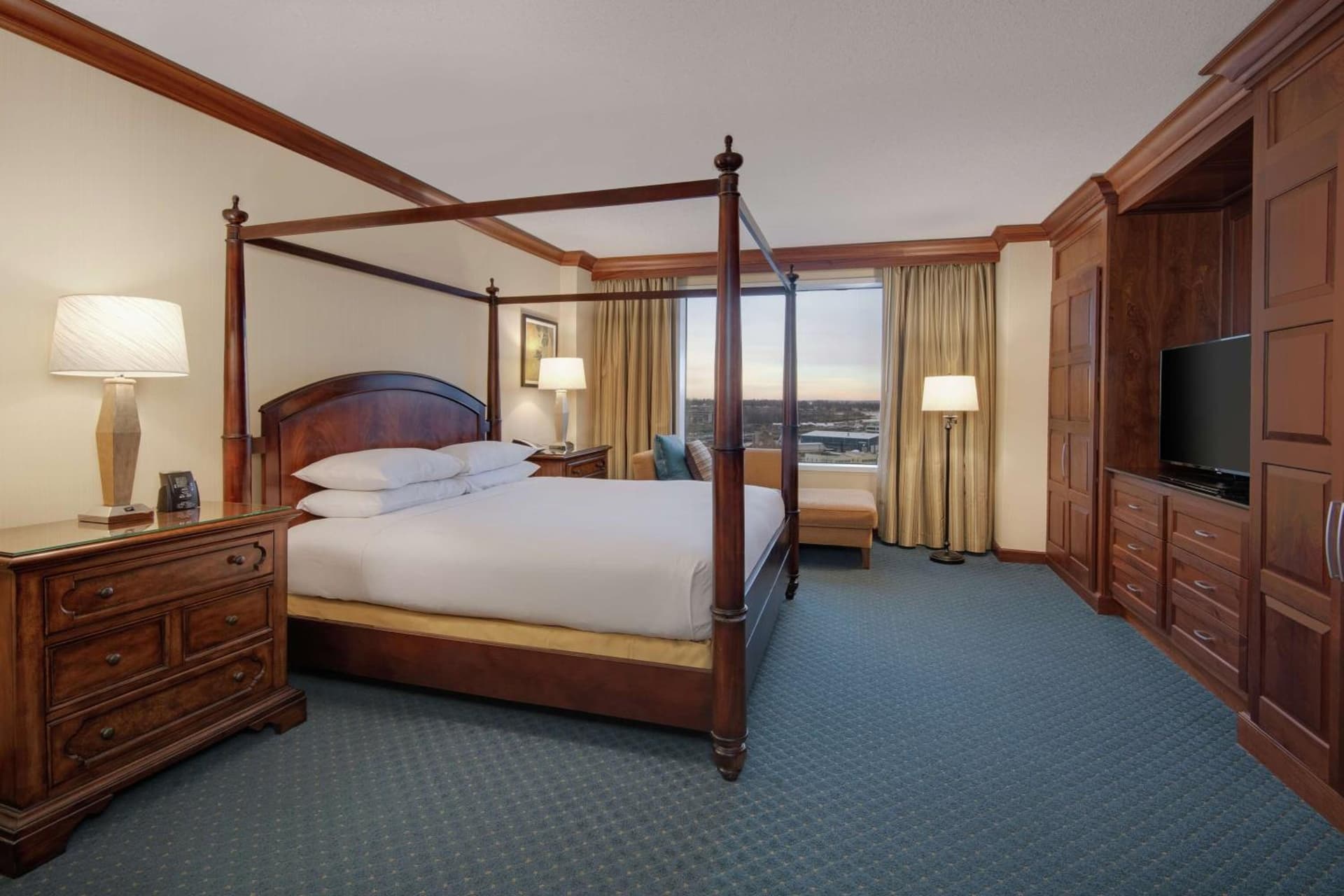 DoubleTree by Hilton Stamford gallery photo in Stamford, CT — image 47