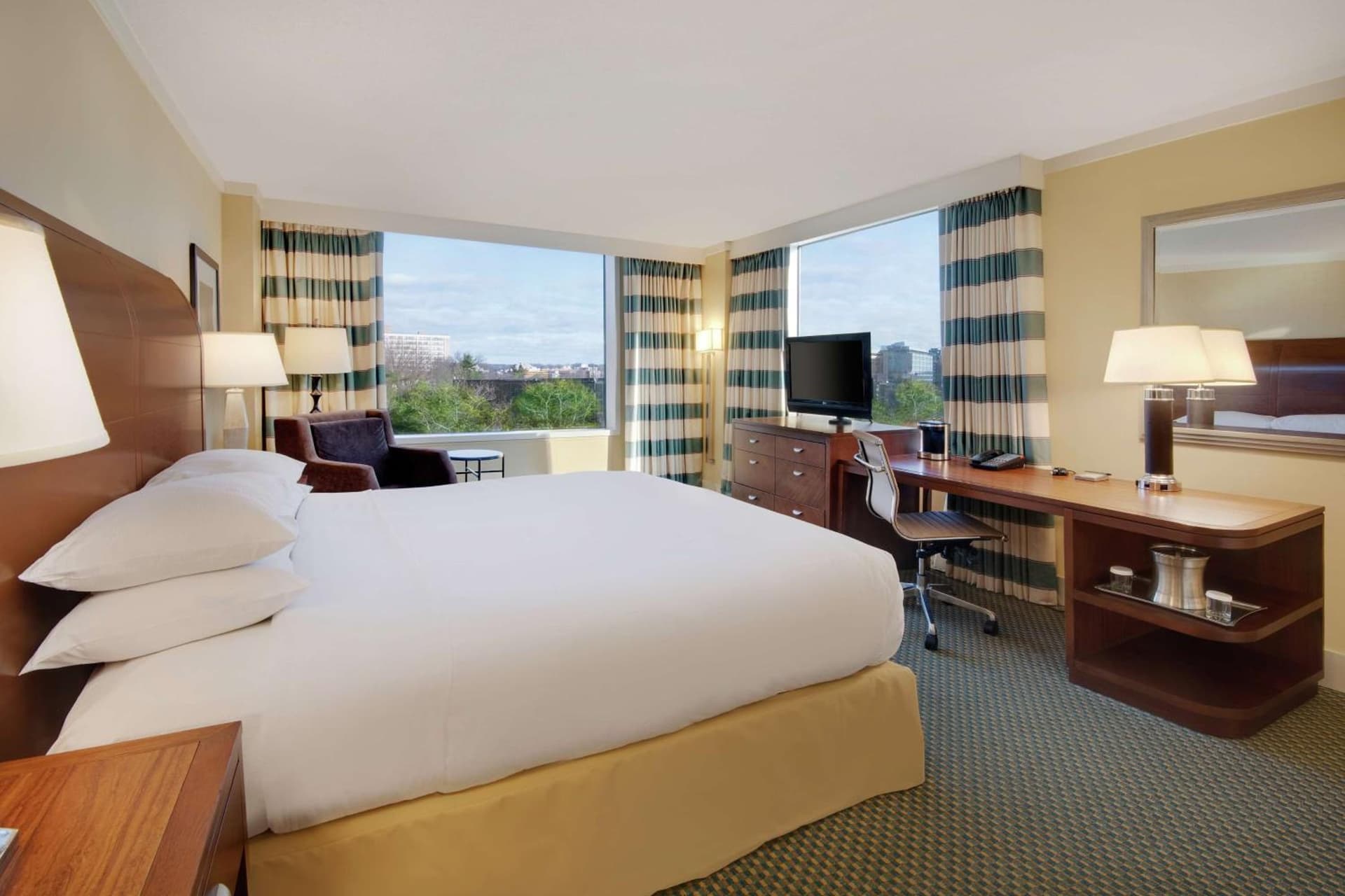 DoubleTree by Hilton Stamford gallery photo in Stamford, CT — image 15