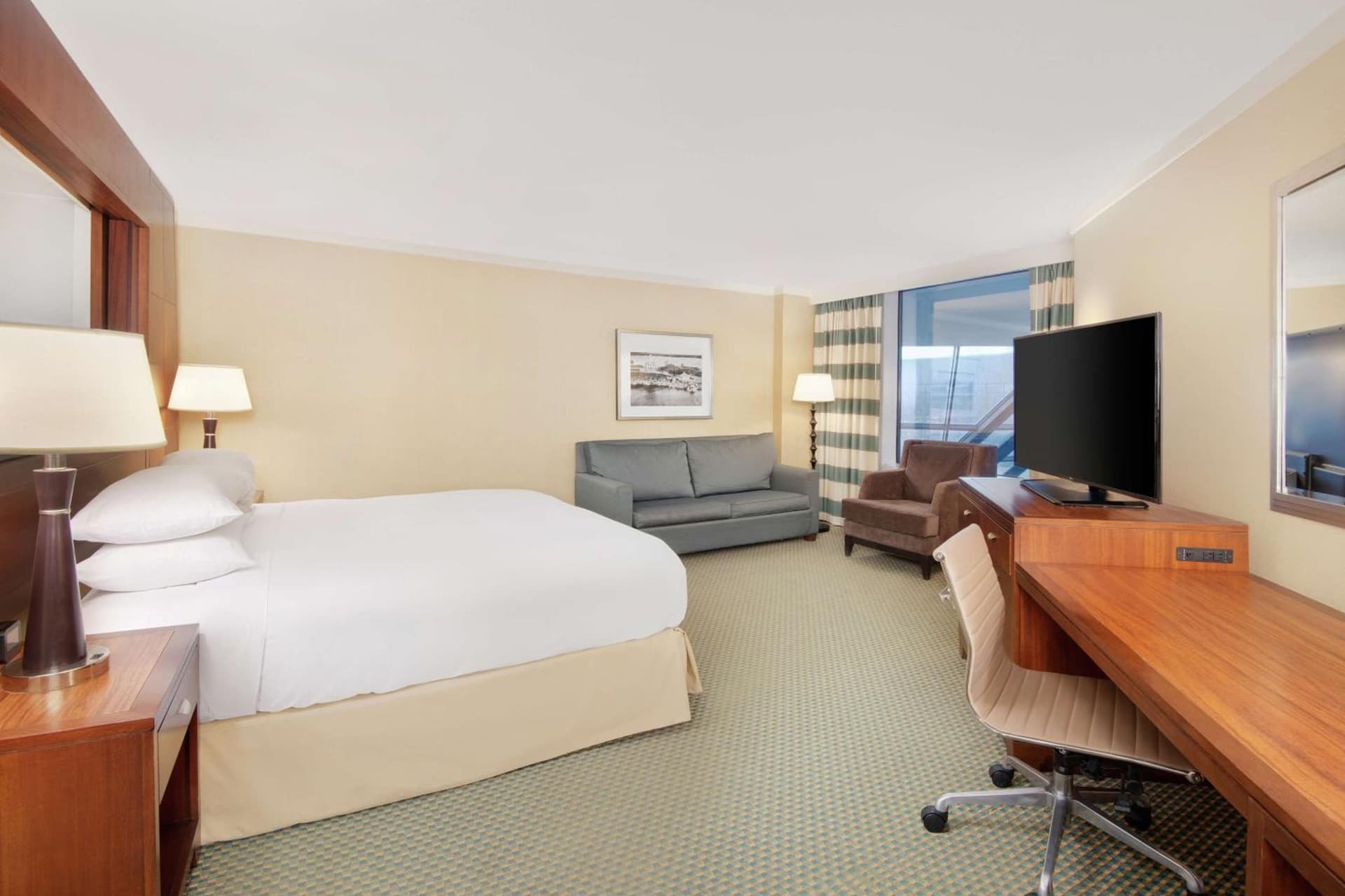DoubleTree by Hilton Stamford gallery photo in Stamford, CT — image 13