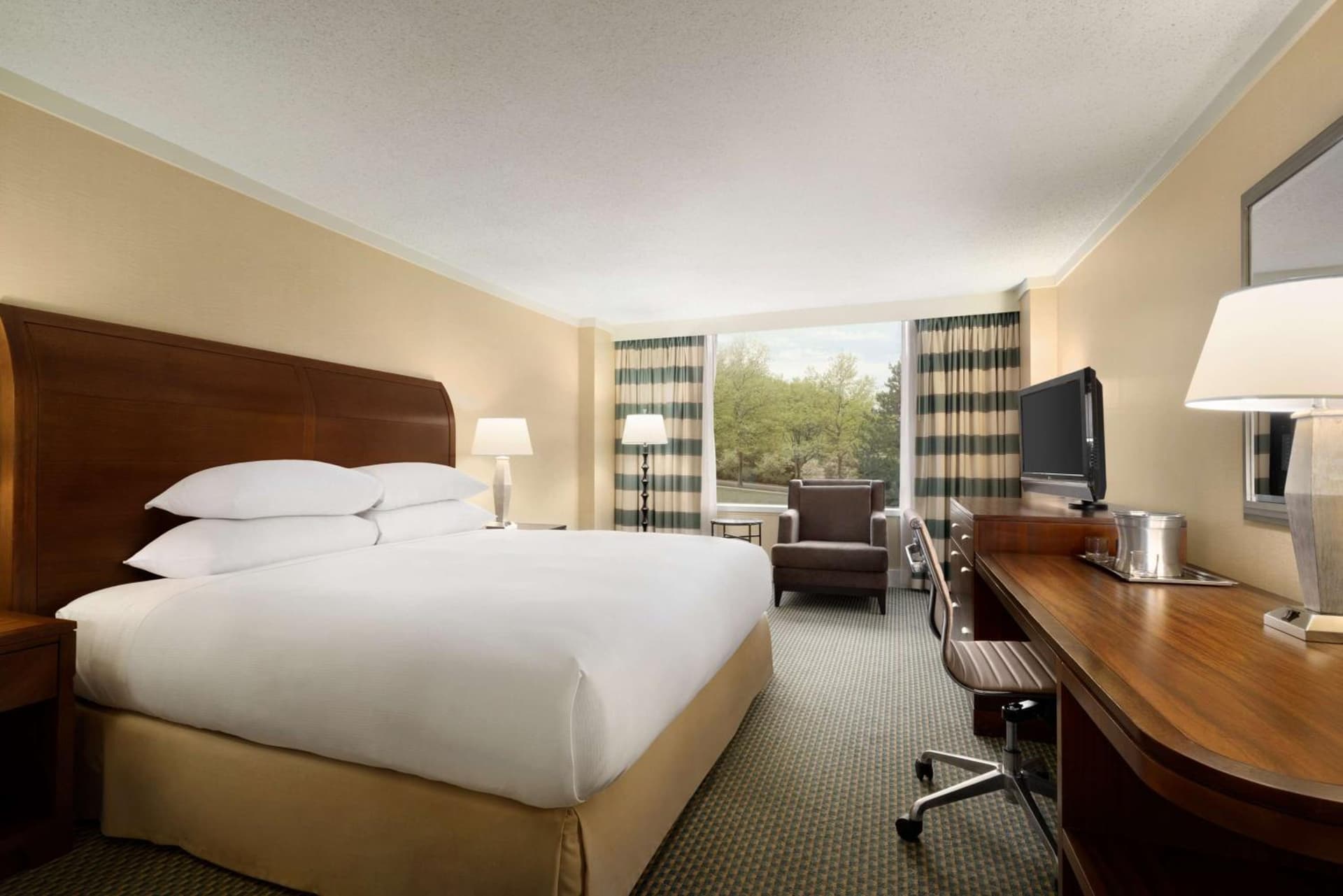 DoubleTree by Hilton Stamford gallery photo in Stamford, CT — image 25