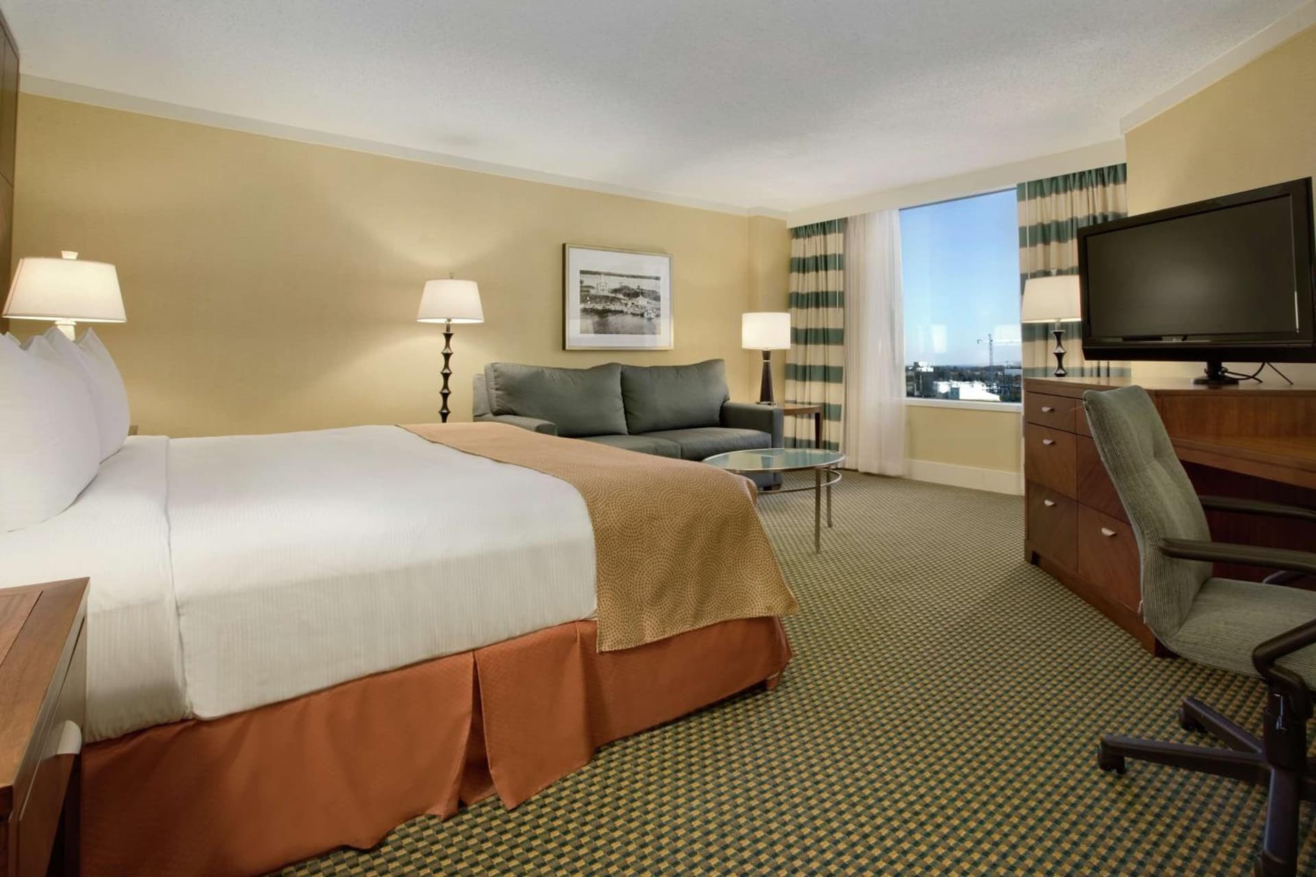 DoubleTree by Hilton Stamford gallery photo in Stamford, CT — image 64