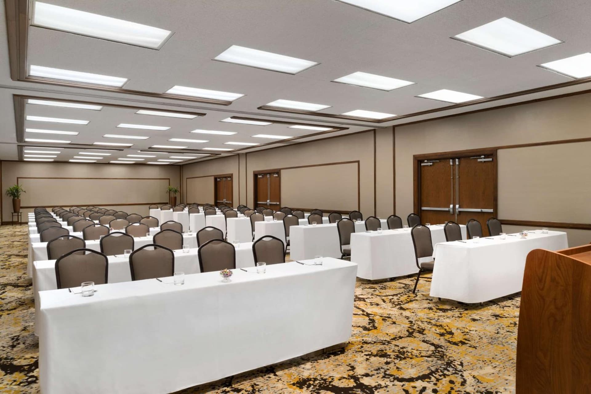DoubleTree by Hilton Stamford gallery photo in Stamford, CT — image 39