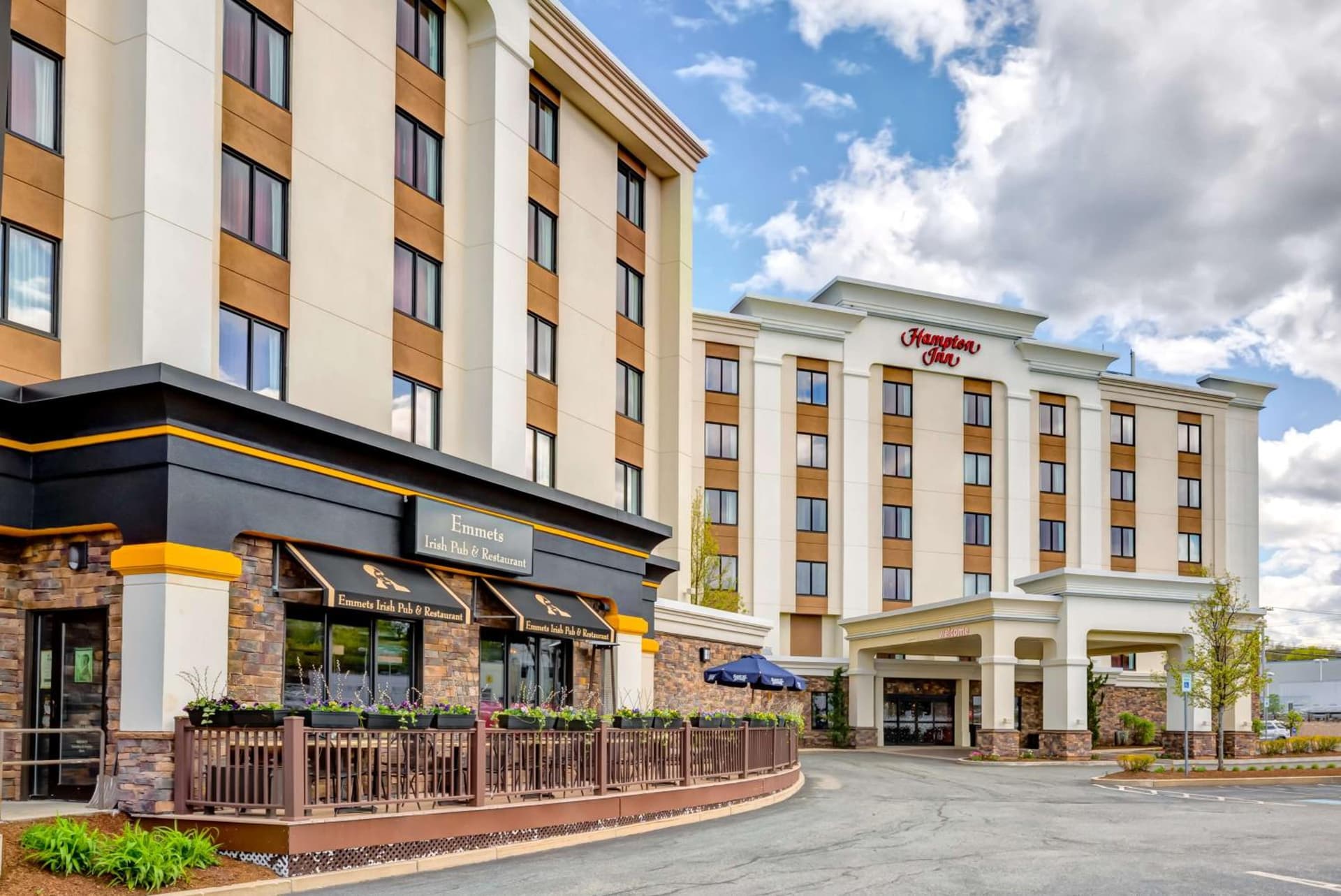 Hampton Inn Boston-Norwood property views in Norwood — gallery photo 3