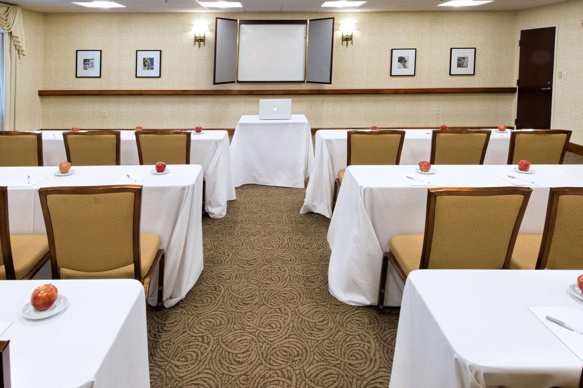 Hampton Inn Boston-Norwood gallery photo in Norwood — image 32
