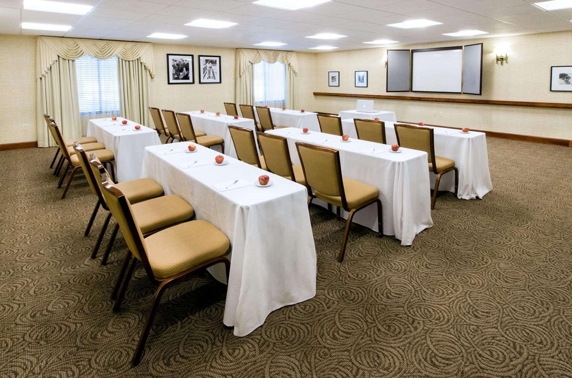 Hampton Inn Boston-Norwood gallery photo in Norwood — image 40