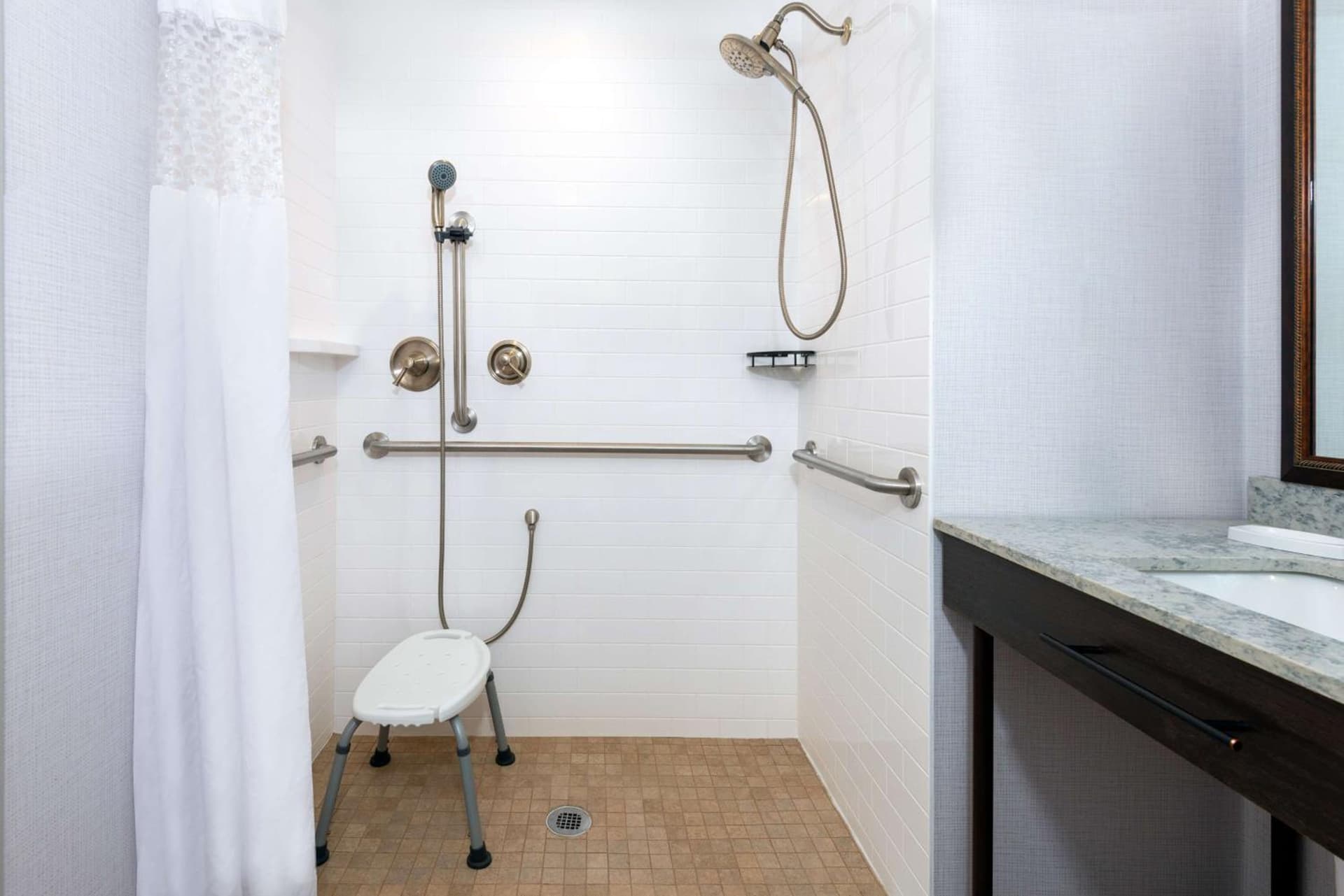Hampton Inn Buffalo-Williamsville gallery photo in Williamsville, NY — image 24