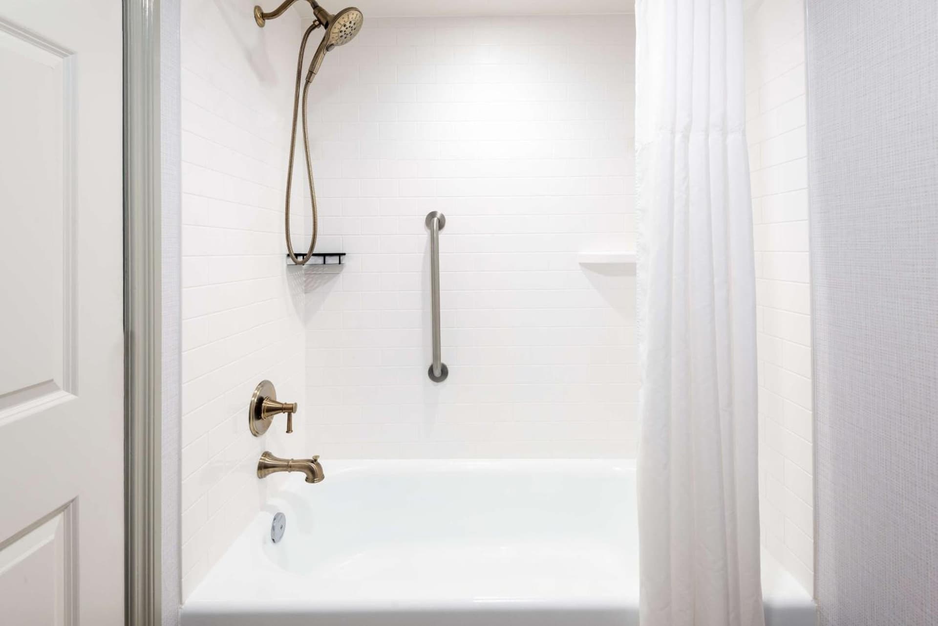 Hampton Inn Buffalo-Williamsville gallery photo in Williamsville, NY — image 14