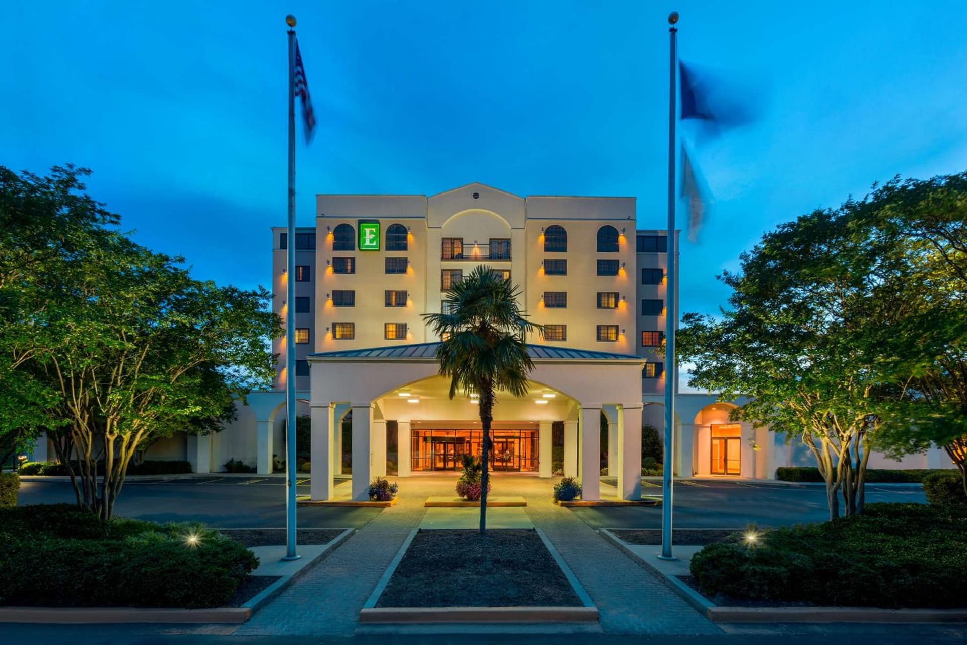 Embassy Suites by Hilton Columbia Greystone interior in Columbia, SC — gallery photo 2