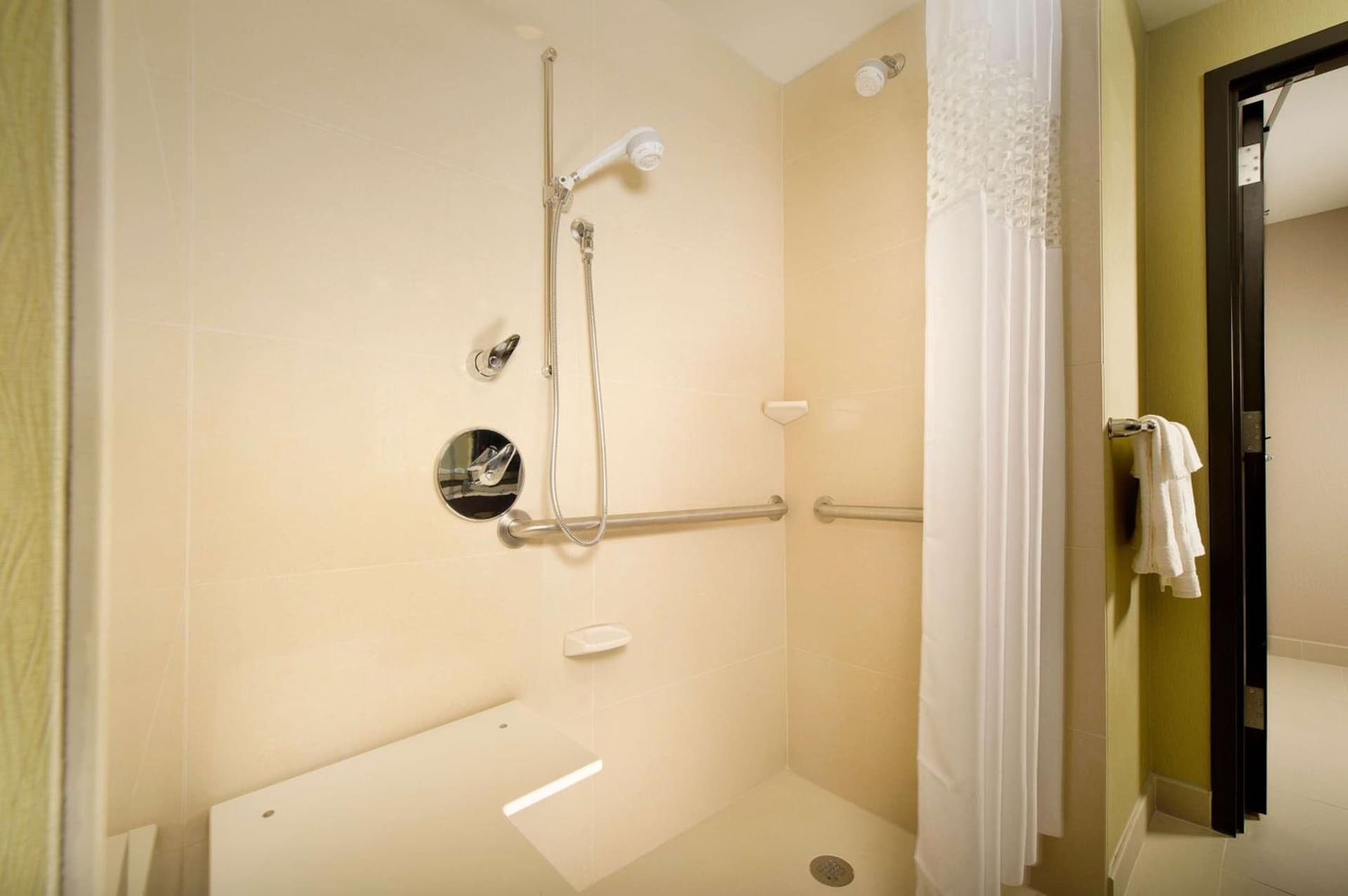 Hampton Inn & Suites Chattanooga/Hamilton Place gallery photo in Chattanooga, TN — image 25