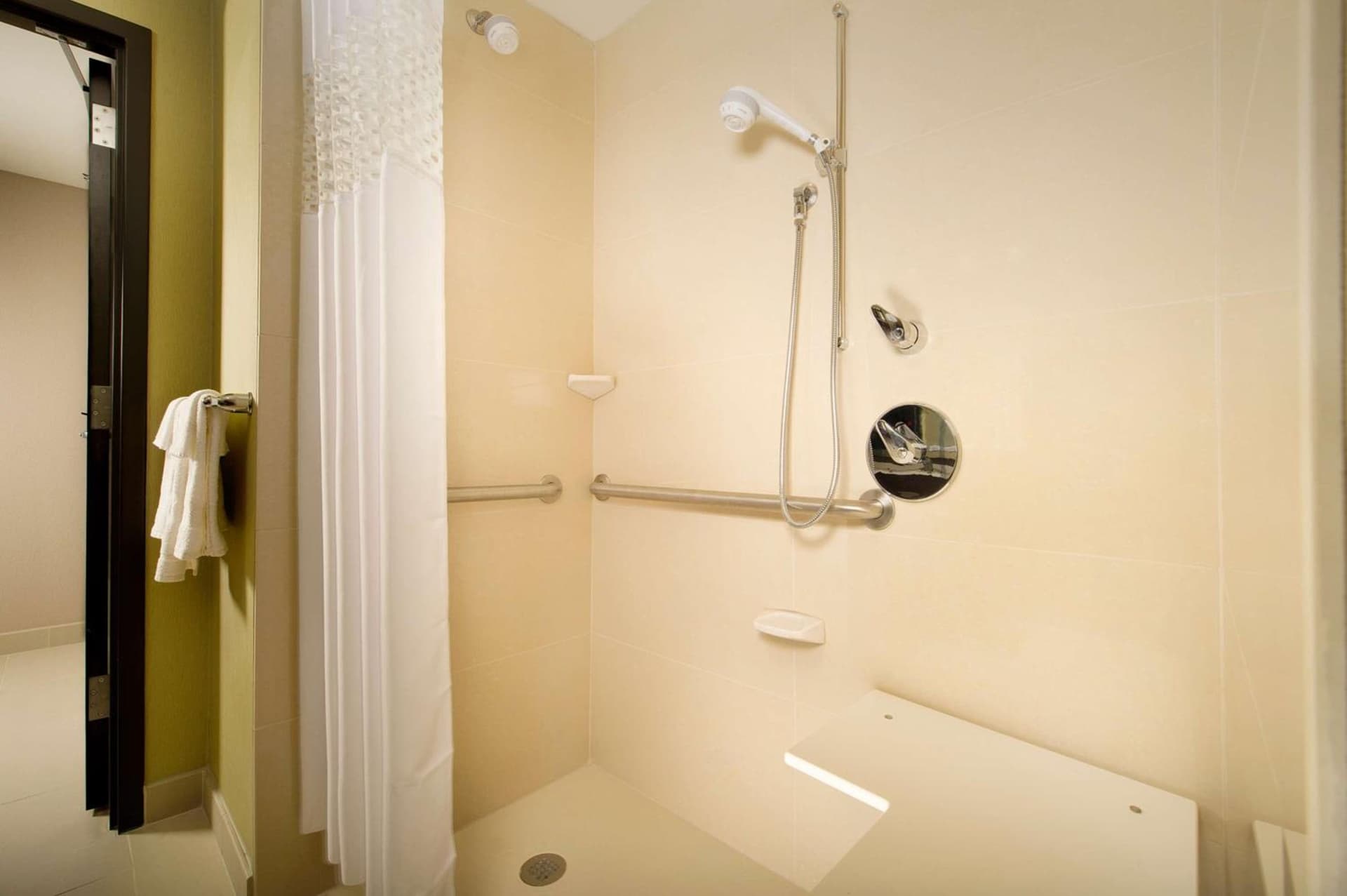 Hampton Inn & Suites Chattanooga/Hamilton Place gallery photo in Chattanooga, TN — image 27