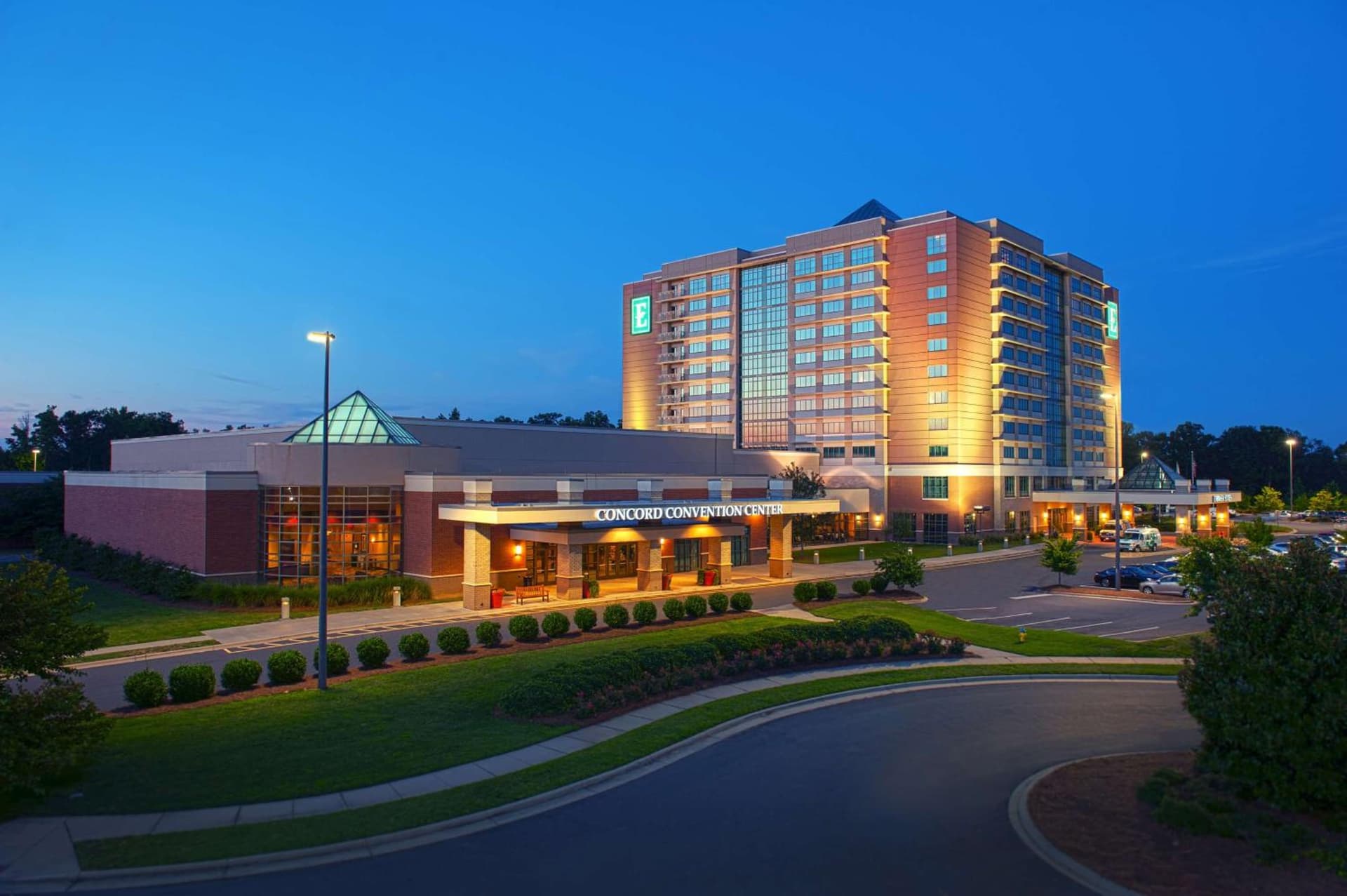 Embassy Suites by Hilton Charlotte Concord Golf Resort & Spa gallery photo in Concord, NC — image 35