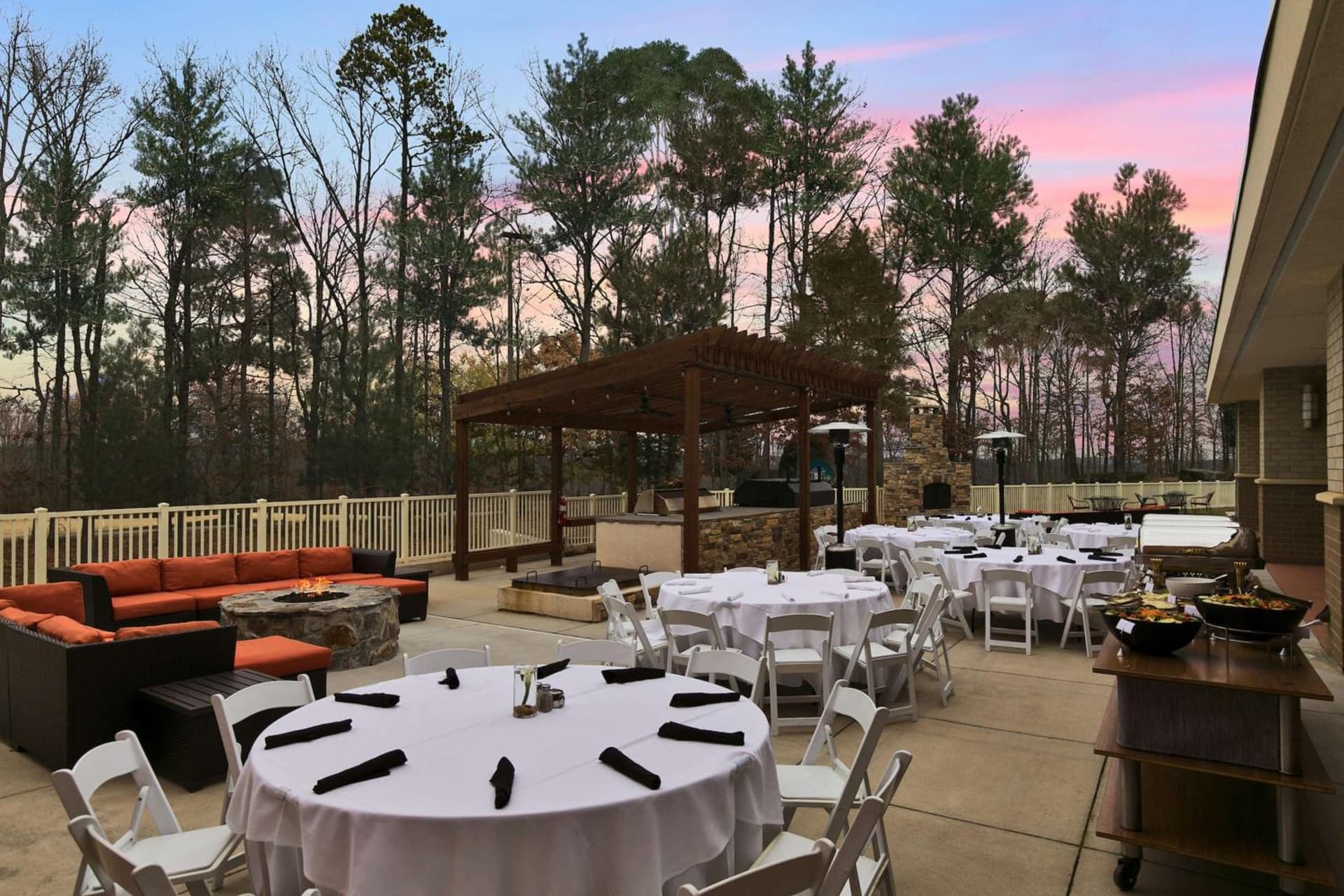 Embassy Suites by Hilton Charlotte Concord Golf Resort & Spa gallery photo in Concord, NC — image 91