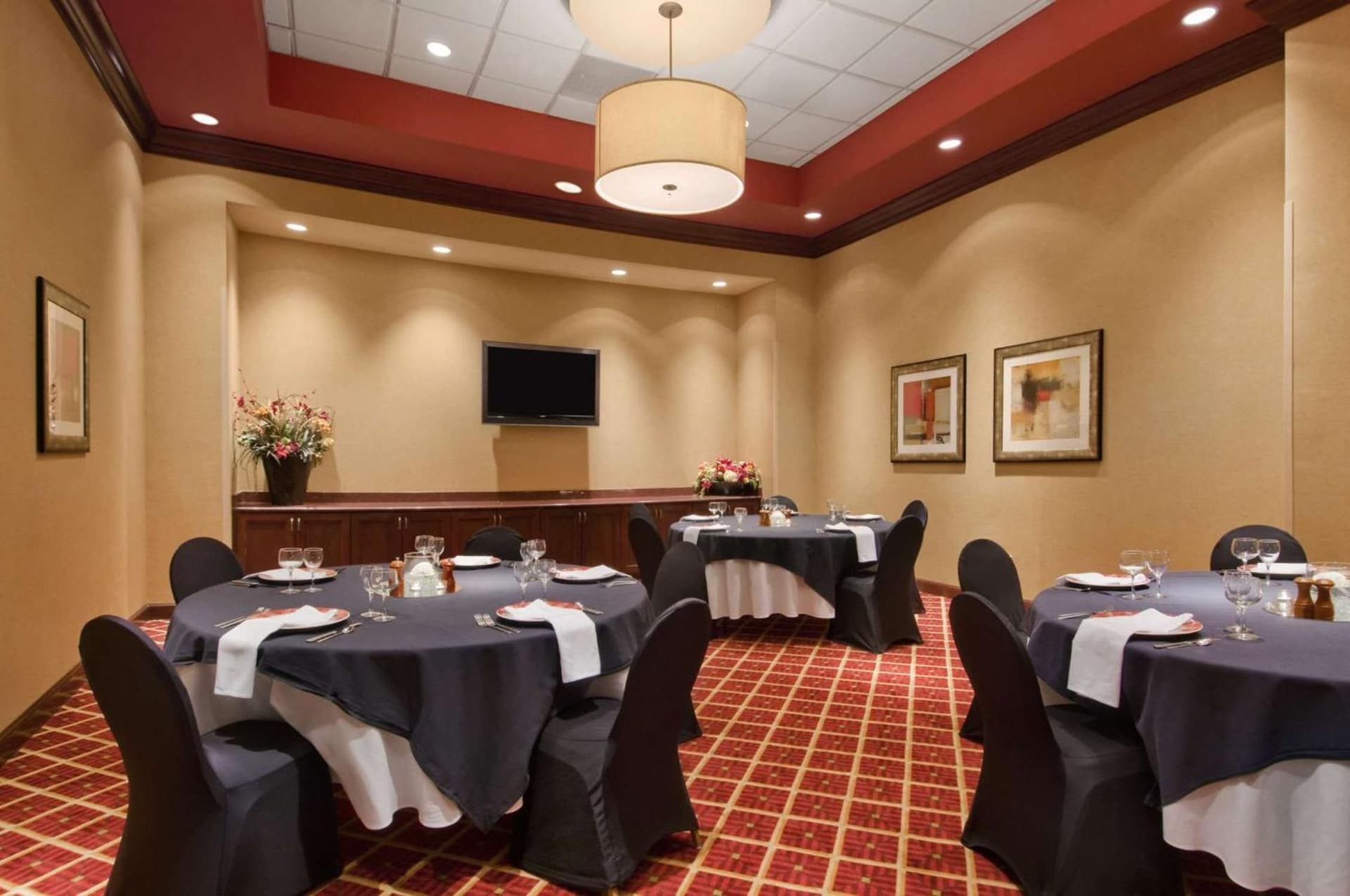 Embassy Suites by Hilton Charlotte Concord Golf Resort & Spa gallery photo in Concord, NC — image 44