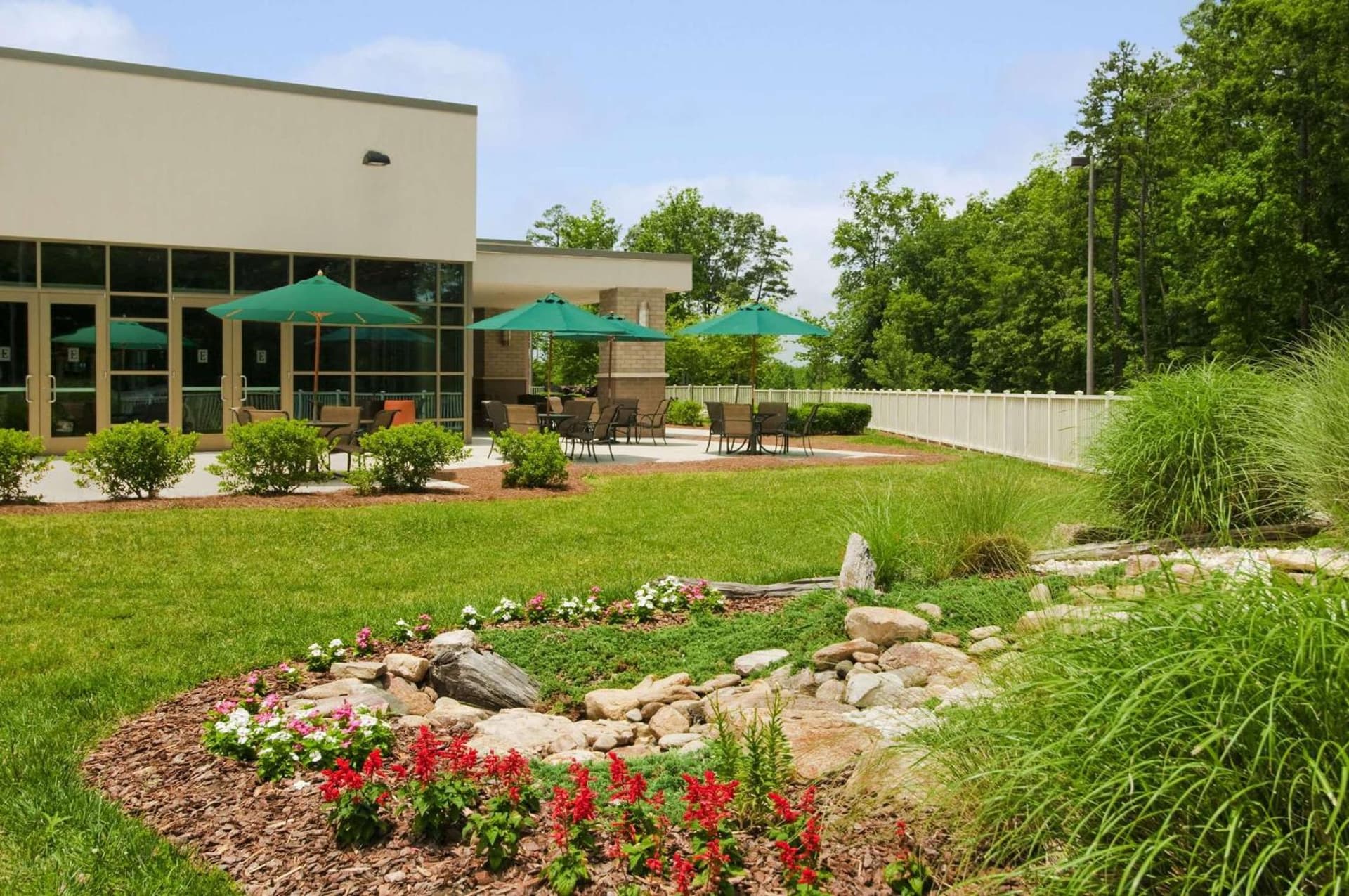 Embassy Suites by Hilton Charlotte Concord Golf Resort & Spa gallery photo in Concord, NC — image 52