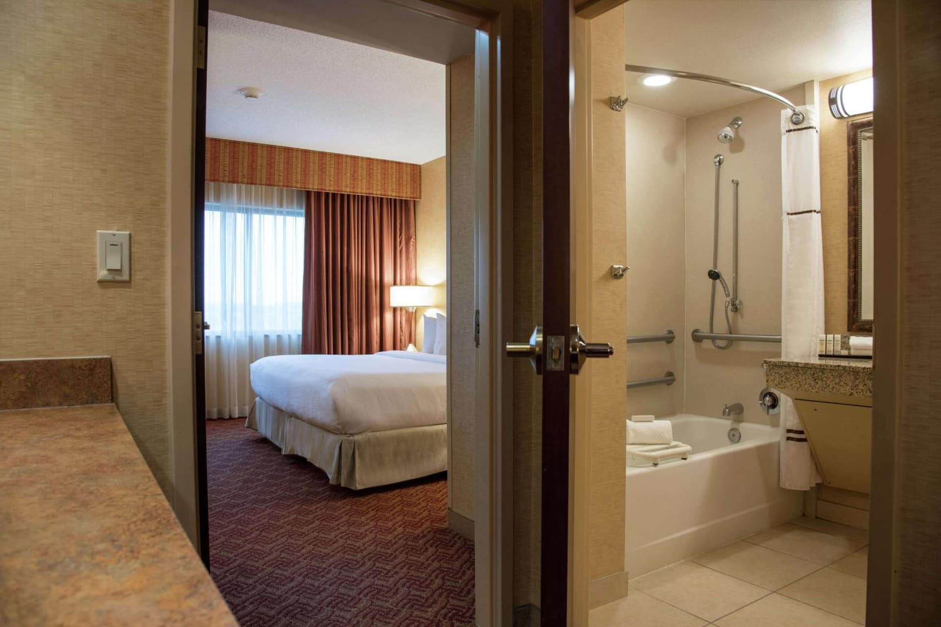 Embassy Suites by Hilton Charlotte Concord Golf Resort & Spa gallery photo in Concord, NC — image 46