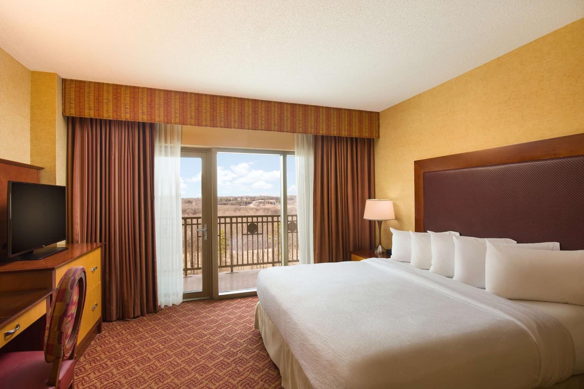Embassy Suites by Hilton Charlotte Concord Golf Resort & Spa gallery photo in Concord, NC — image 84