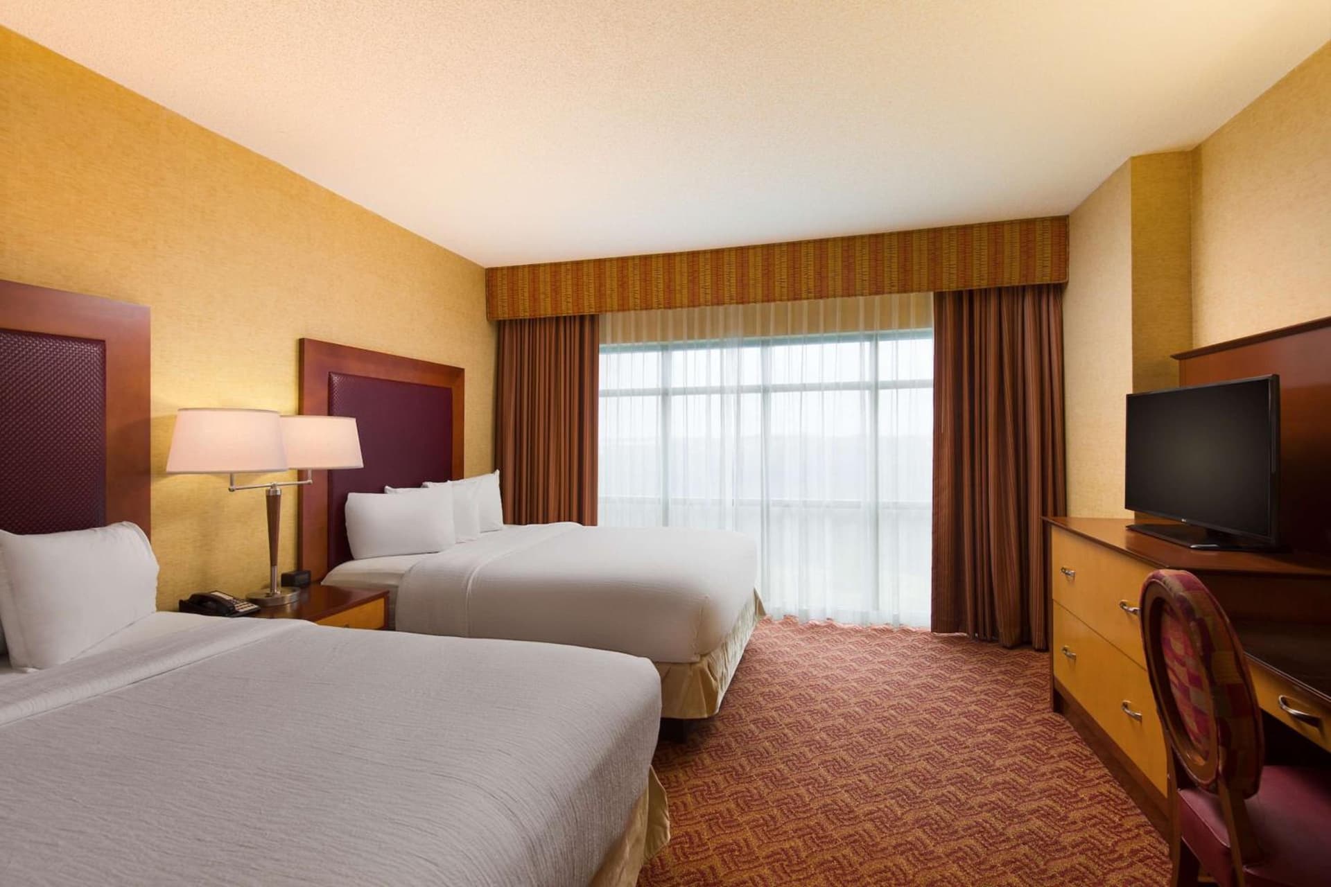 Embassy Suites by Hilton Charlotte Concord Golf Resort & Spa gallery photo in Concord, NC — image 33