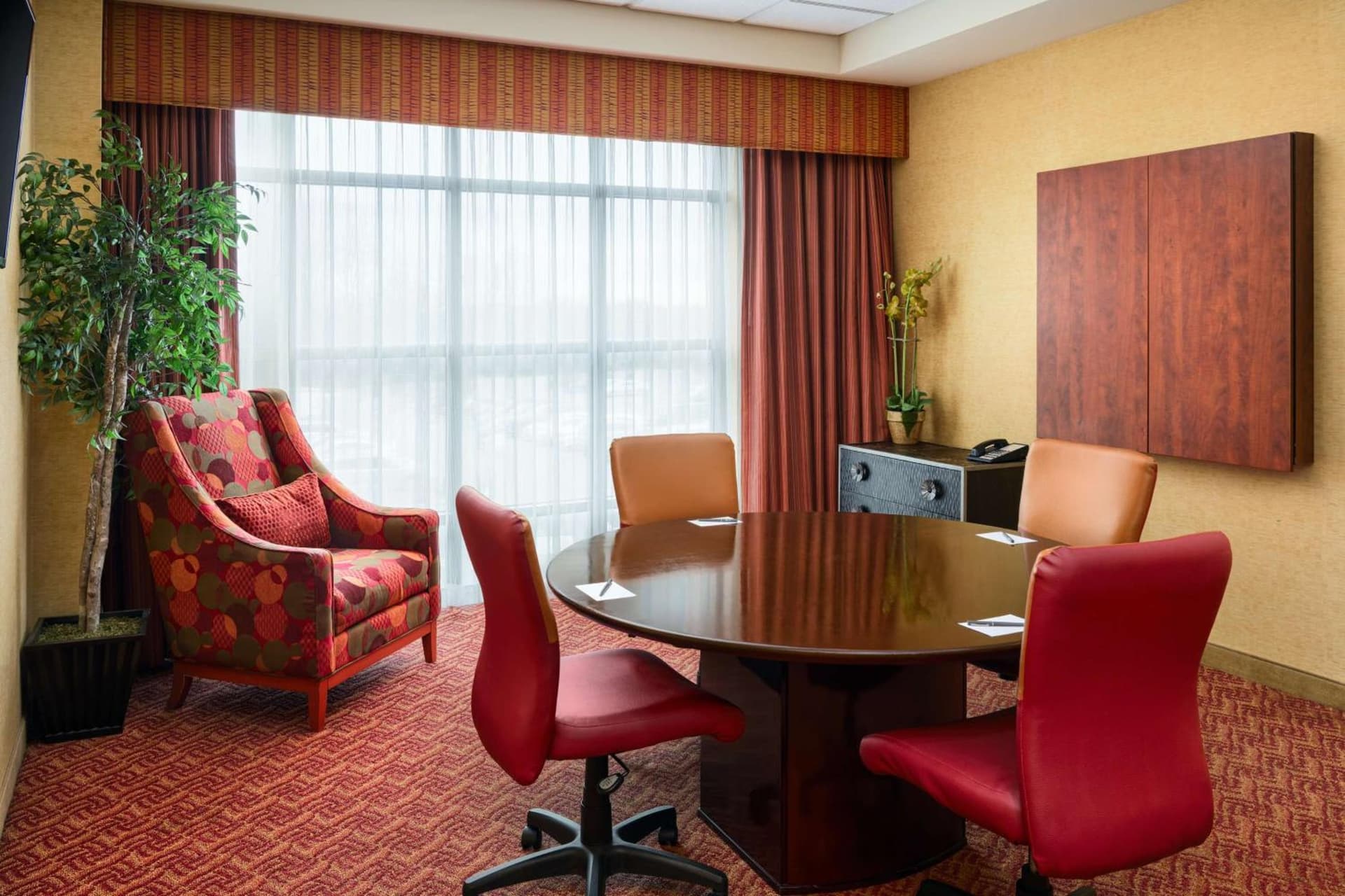 Embassy Suites by Hilton Charlotte Concord Golf Resort & Spa gallery photo in Concord, NC — image 87