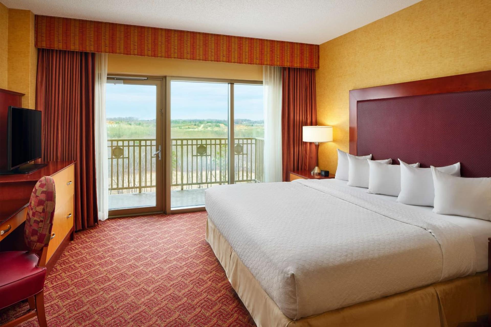 Embassy Suites by Hilton Charlotte Concord Golf Resort & Spa gallery photo in Concord, NC — image 66