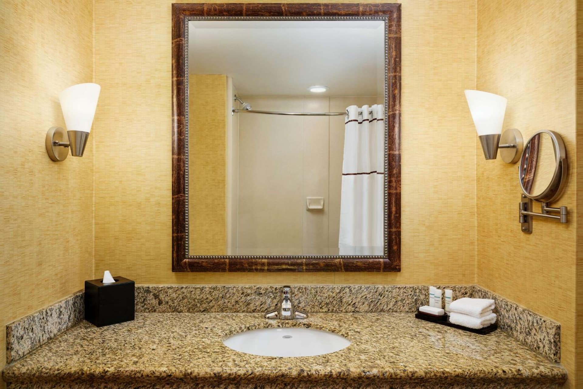 Embassy Suites by Hilton Charlotte Concord Golf Resort & Spa gallery photo in Concord, NC — image 17