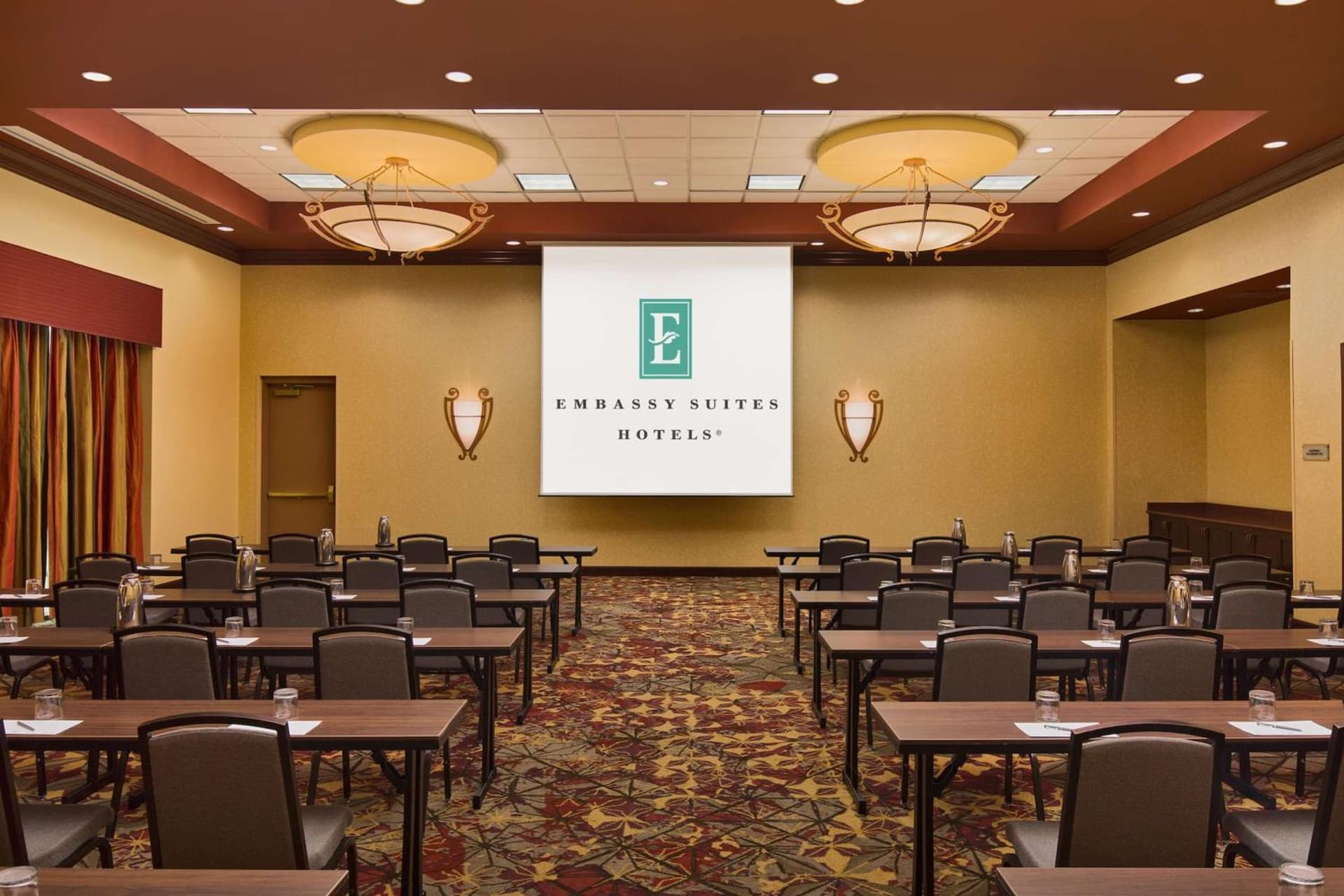 Embassy Suites by Hilton Charlotte Concord Golf Resort & Spa gallery photo in Concord, NC — image 7