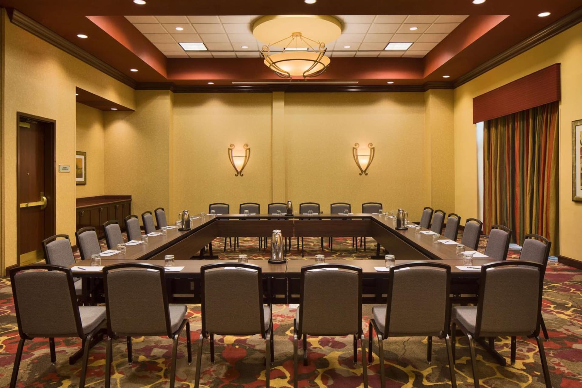 Embassy Suites by Hilton Charlotte Concord Golf Resort & Spa gallery photo in Concord, NC — image 11