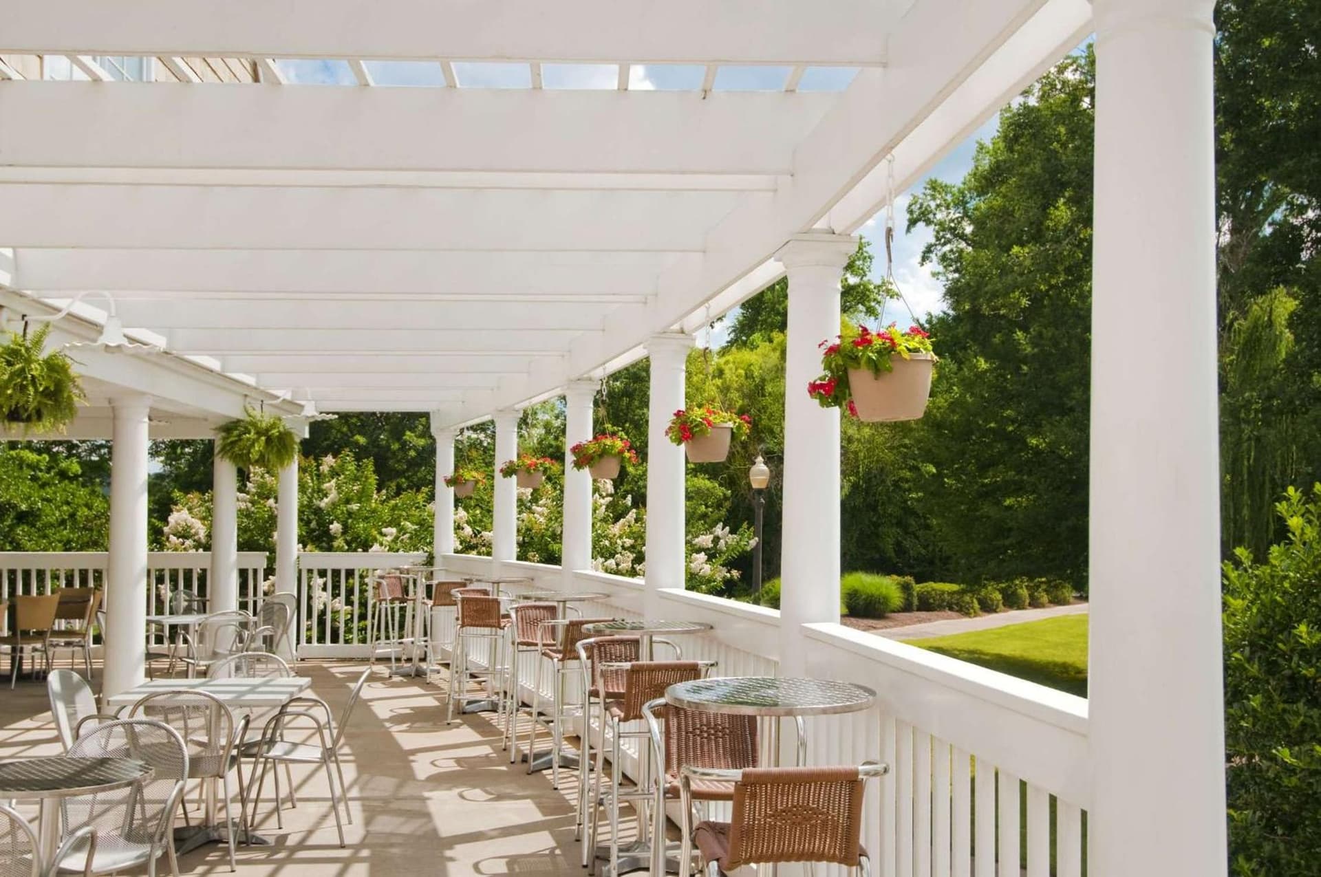 Embassy Suites by Hilton Charlotte Concord Golf Resort & Spa gallery photo in Concord, NC — image 89