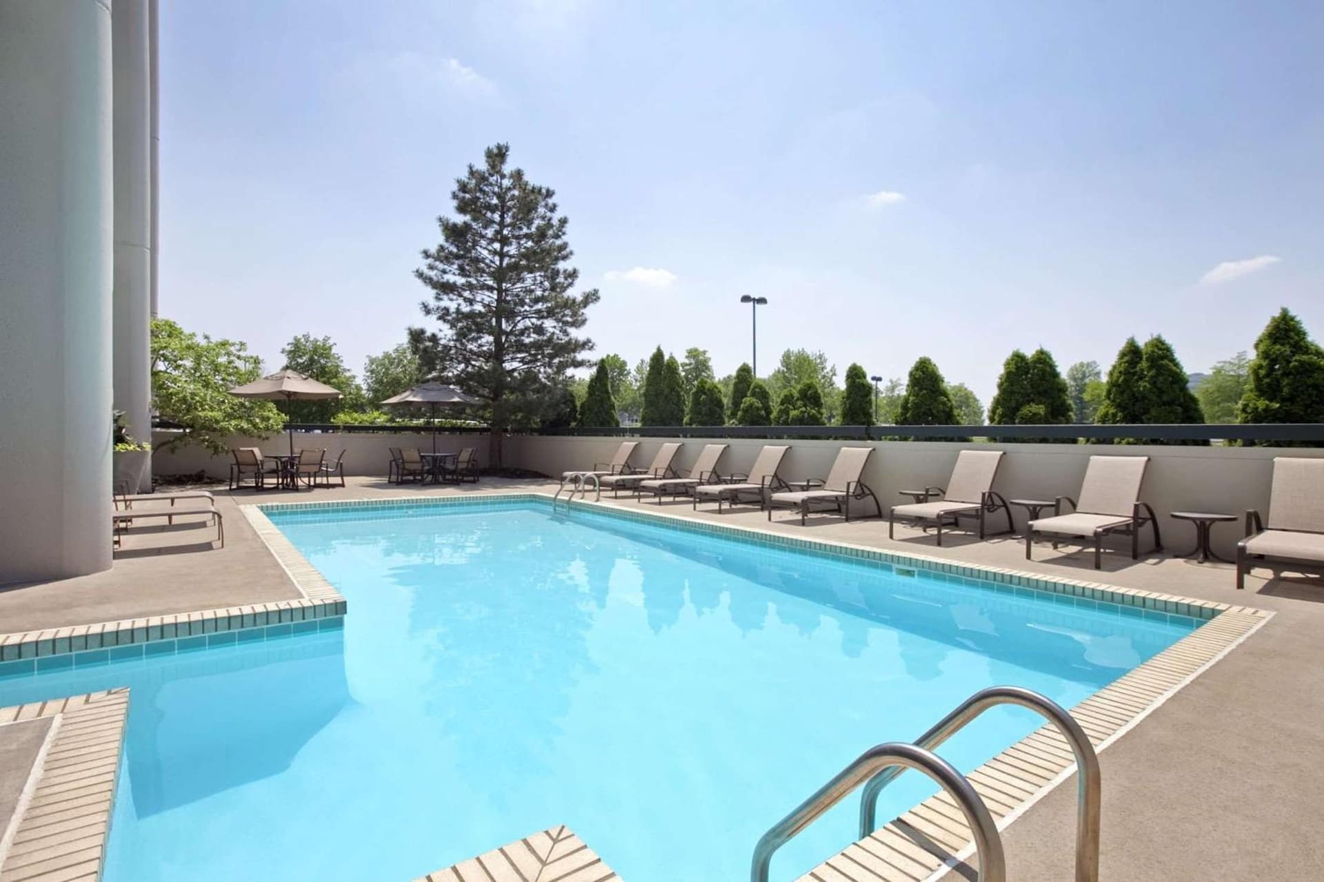 Embassy Suites by Hilton Columbus gallery photo in Columbus, OH — image 8