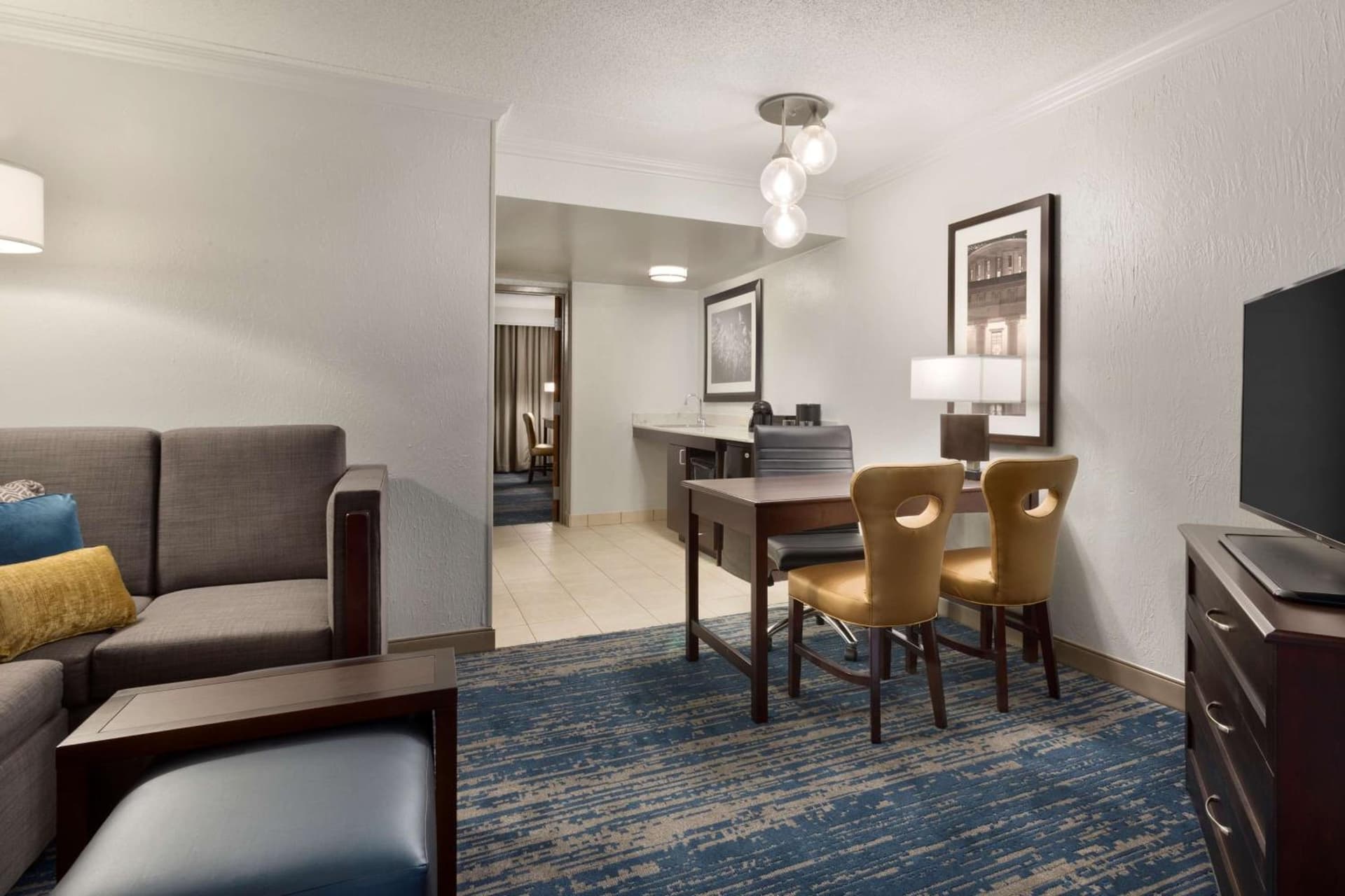 Embassy Suites by Hilton Columbus gallery photo in Columbus, OH — image 40