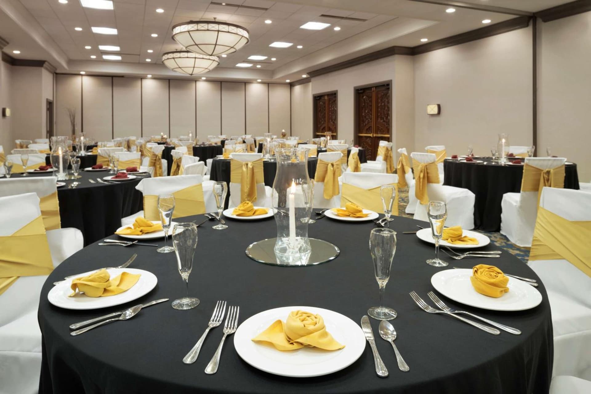 Embassy Suites by Hilton Columbus gallery photo in Columbus, OH — image 31