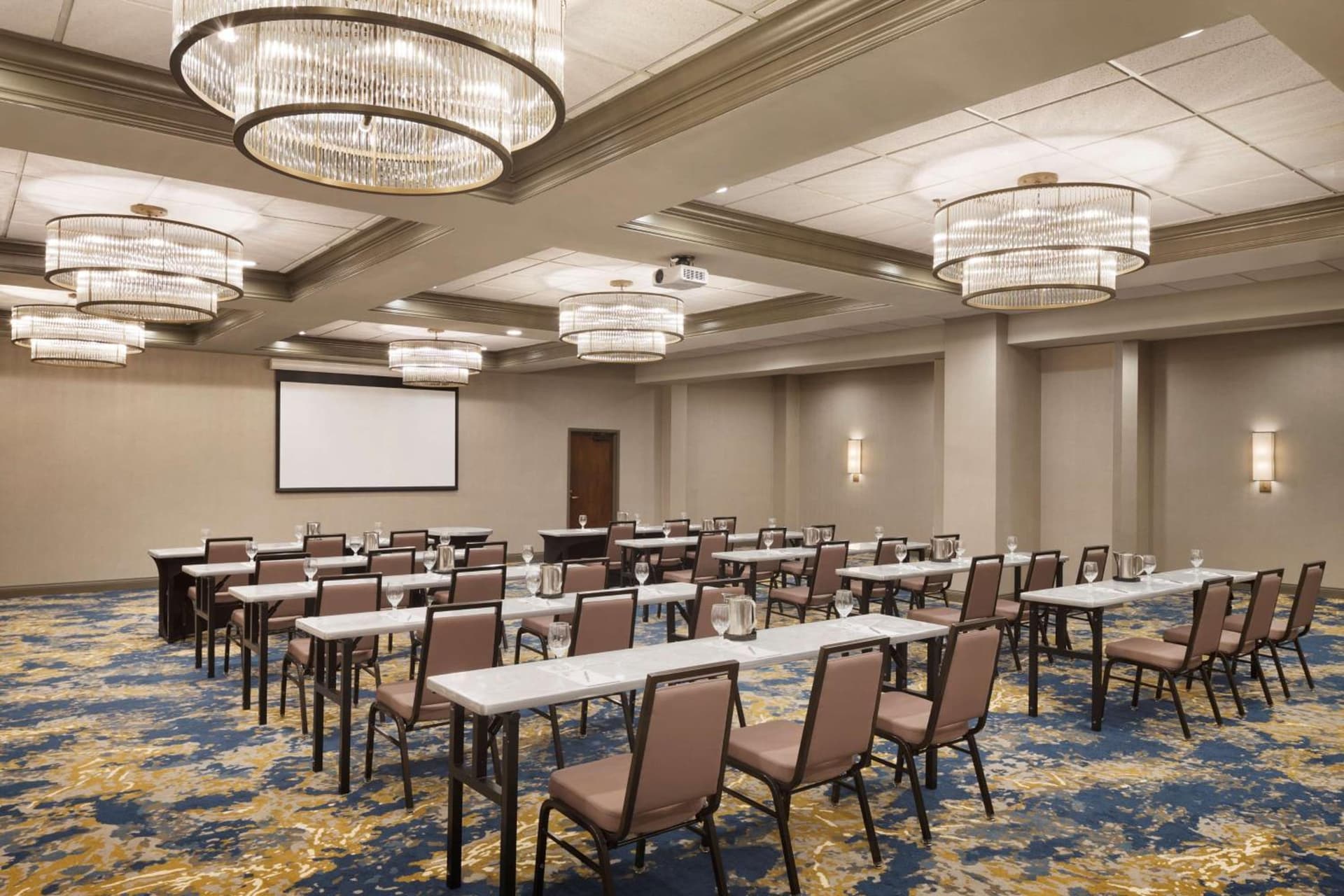 Embassy Suites by Hilton Columbus gallery photo in Columbus, OH — image 42