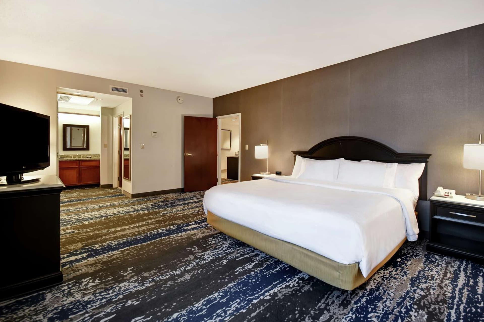Embassy Suites Charleston gallery photo in Charleston, WV — image 20