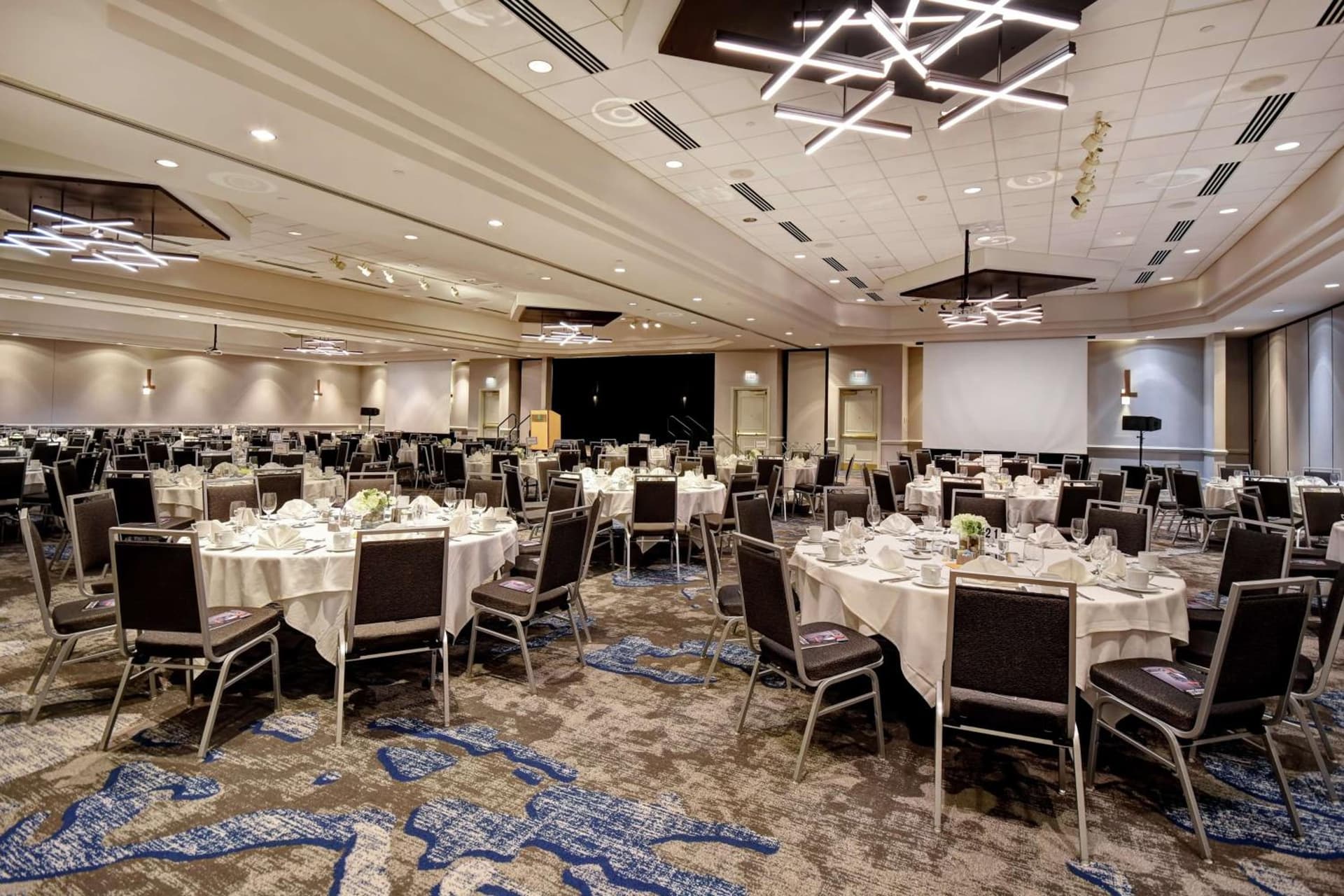 Embassy Suites Charleston gallery photo in Charleston, WV — image 45