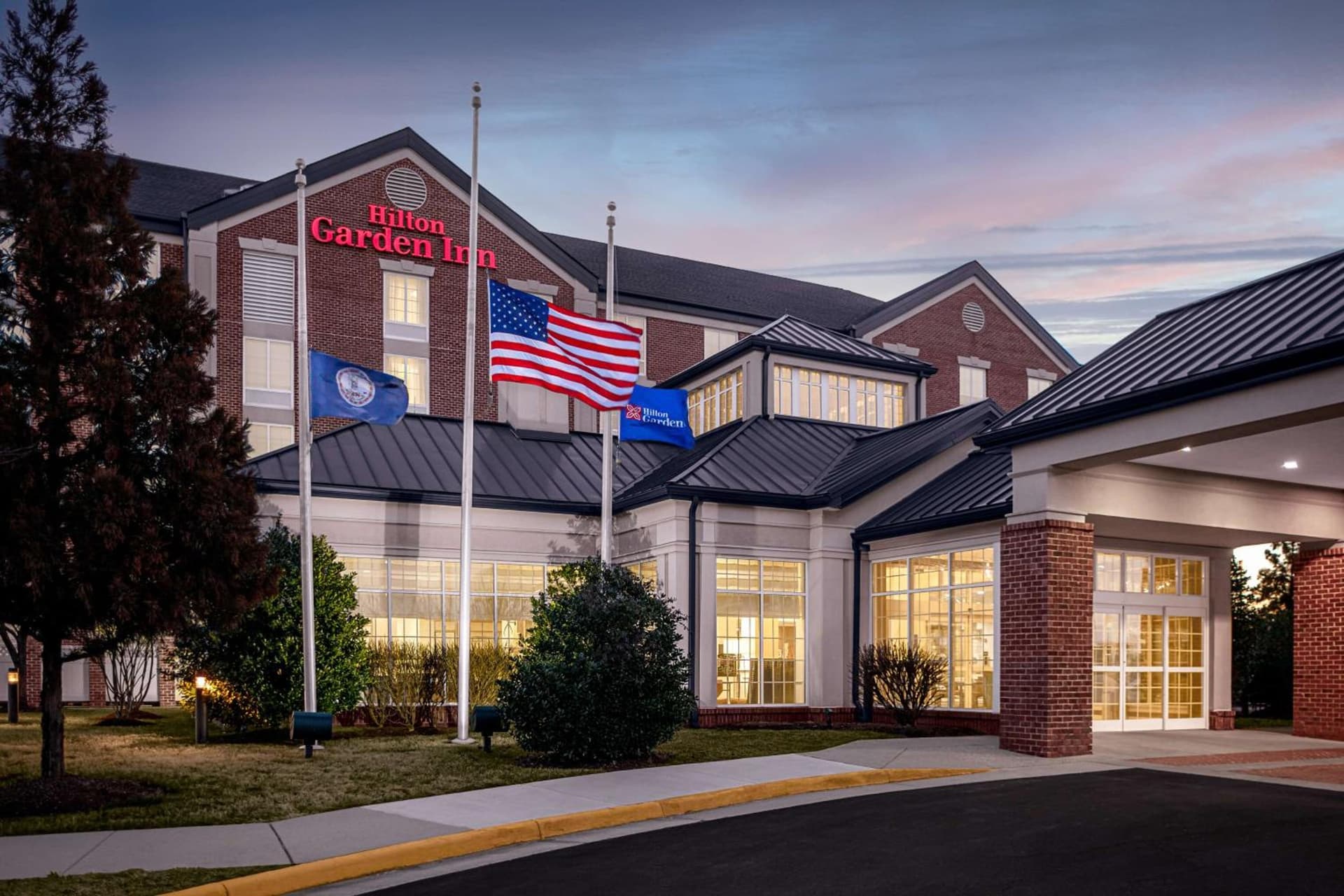 Hilton Garden Inn Fredericksburg interior in Fredericksburg, VA — gallery photo 2