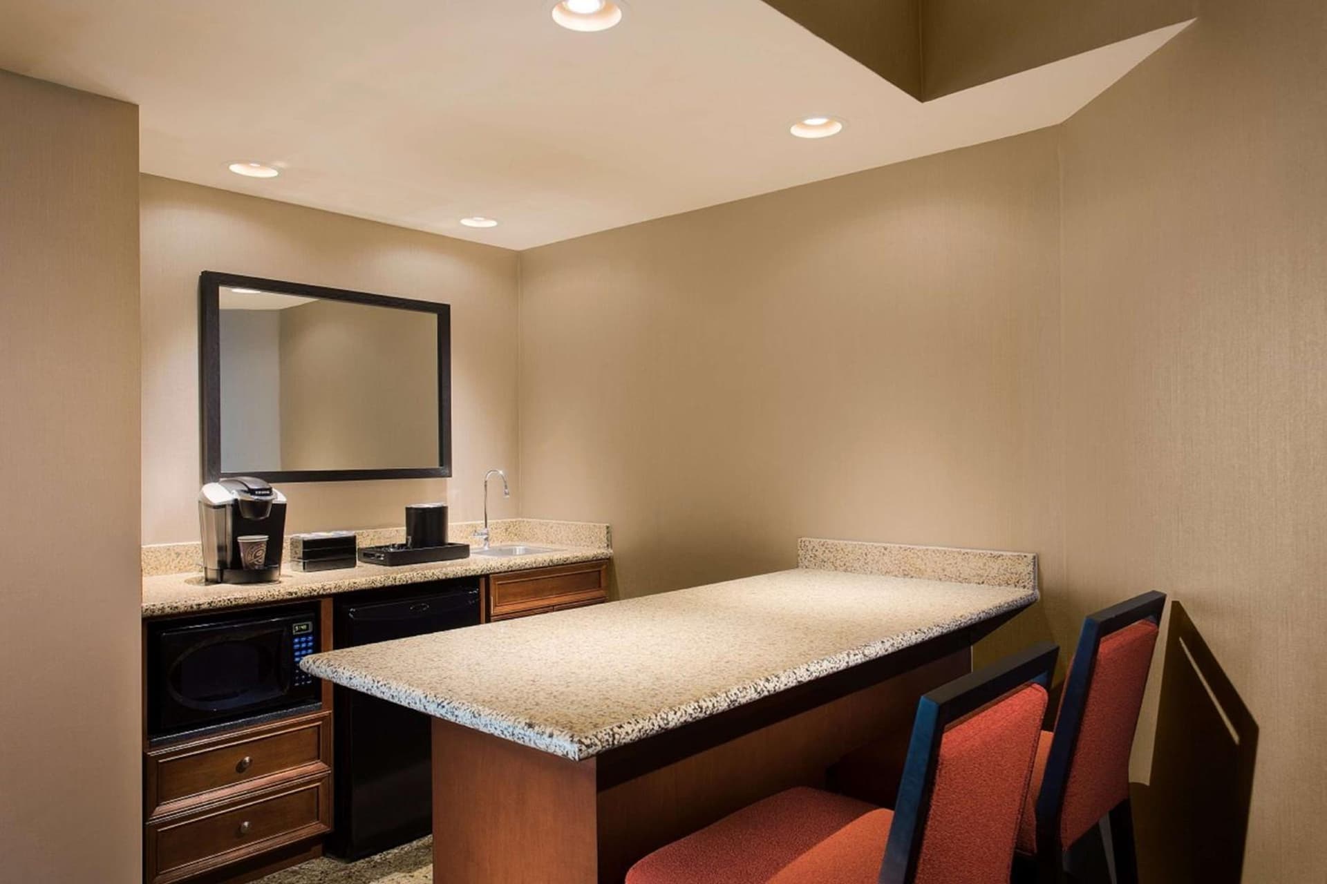 Embassy Suites by Hilton Dallas Frisco Hotel & Convention Center gallery photo in Frisco, TX — image 10