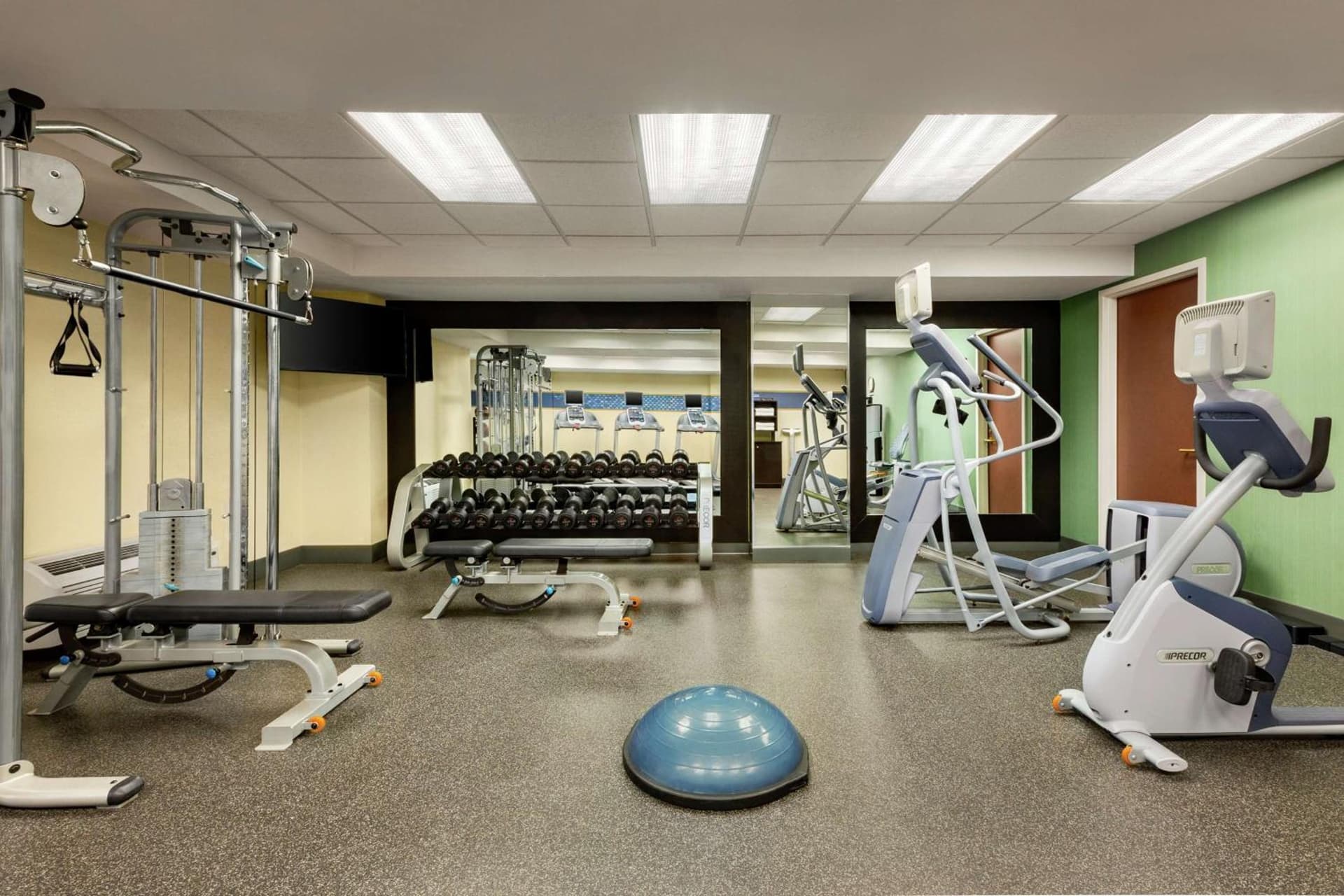 Hampton Inn & Suites Dallas-Mesquite gallery photo in Mesquite, TX — image 7