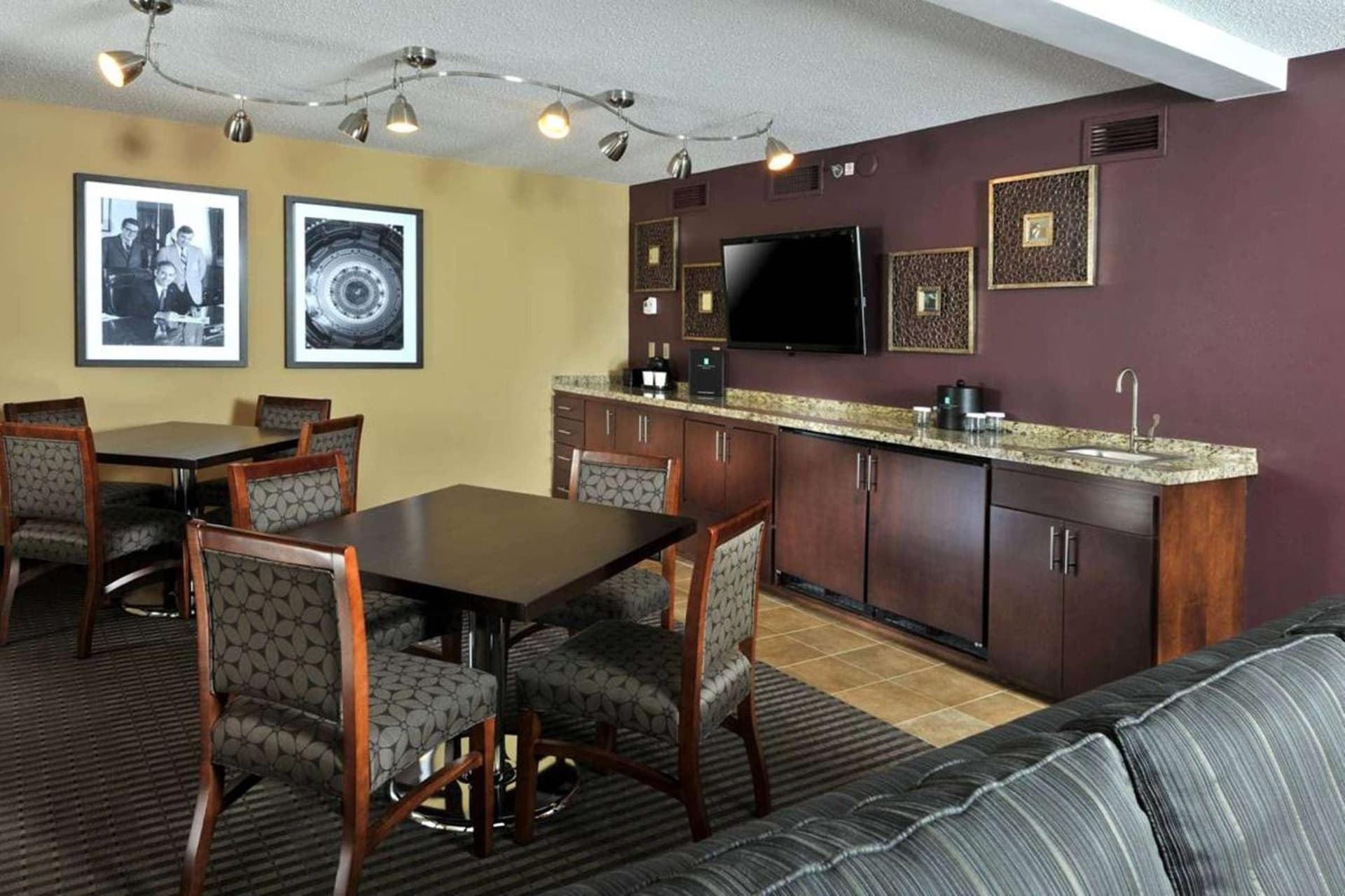 Embassy Suites Des Moines Downtown gallery photo in Des Moines, IA — image 35