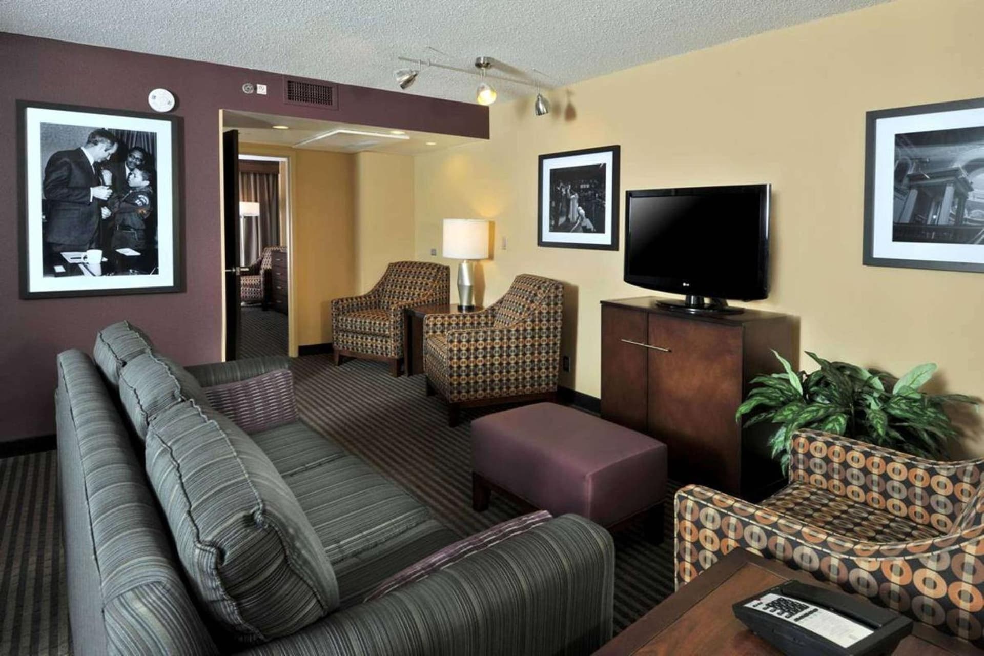 Embassy Suites Des Moines Downtown gallery photo in Des Moines, IA — image 48