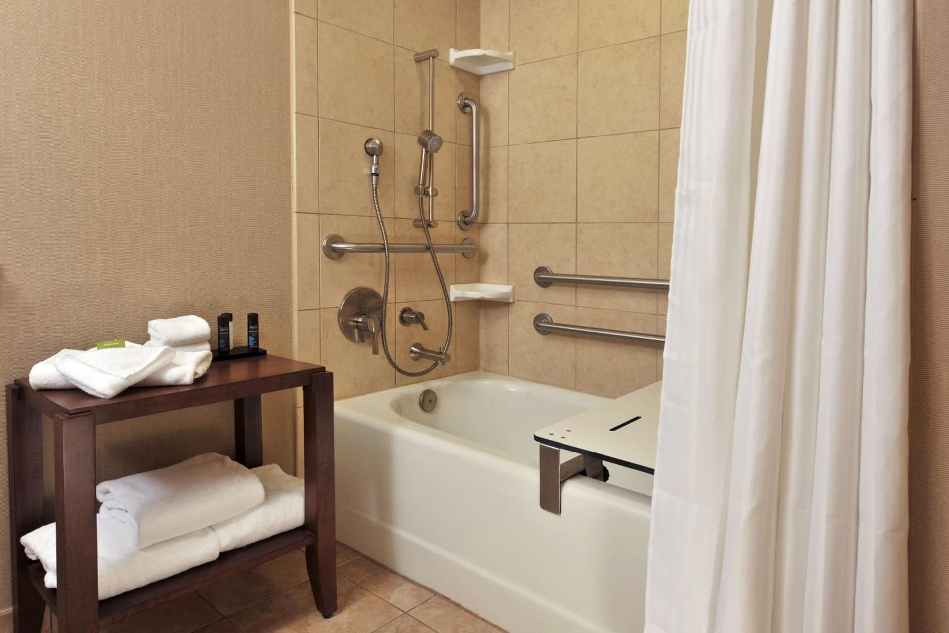 Embassy Suites Des Moines Downtown gallery photo in Des Moines, IA — image 45