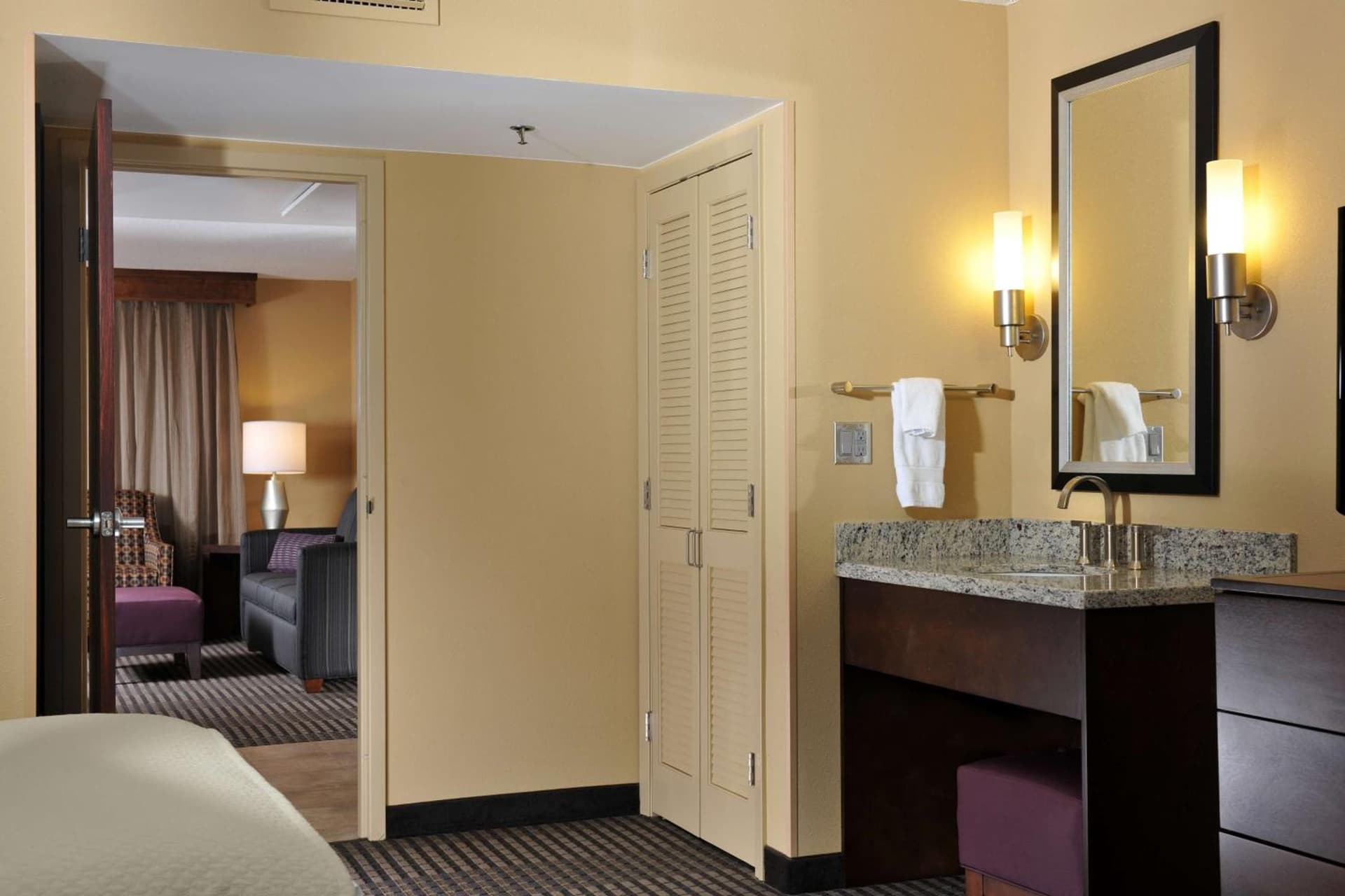 Embassy Suites Des Moines Downtown gallery photo in Des Moines, IA — image 50