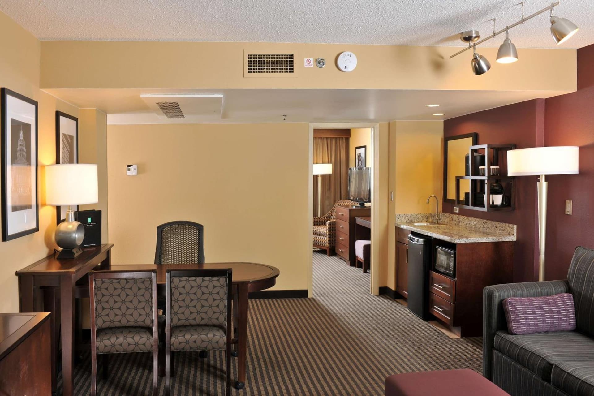 Embassy Suites Des Moines Downtown gallery photo in Des Moines, IA — image 26