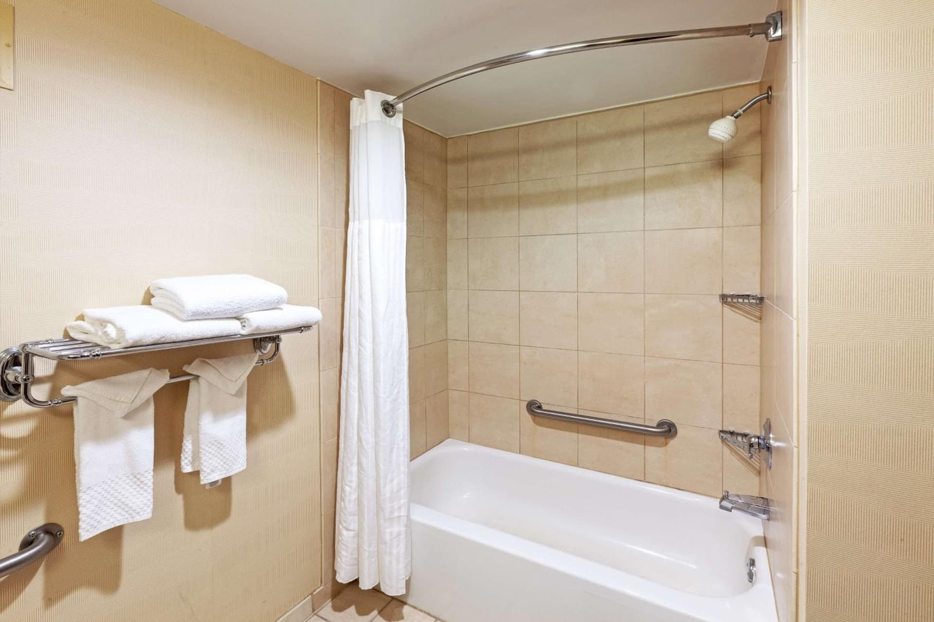 Embassy Suites by Hilton Greensboro Airport property views in Greensboro, NC — gallery photo 3