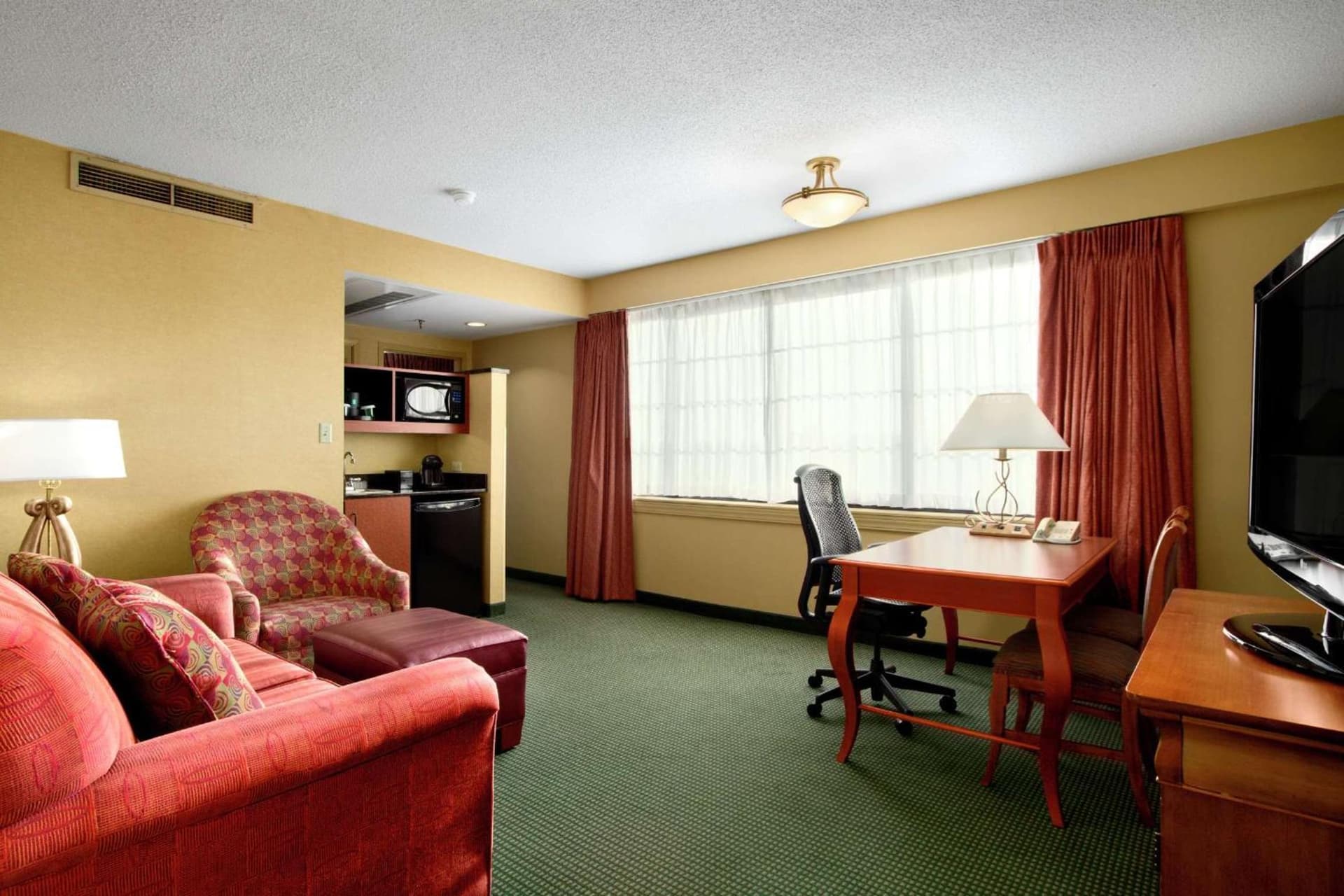 Embassy Suites by Hilton Greensboro Airport gallery photo in Greensboro, NC — image 18