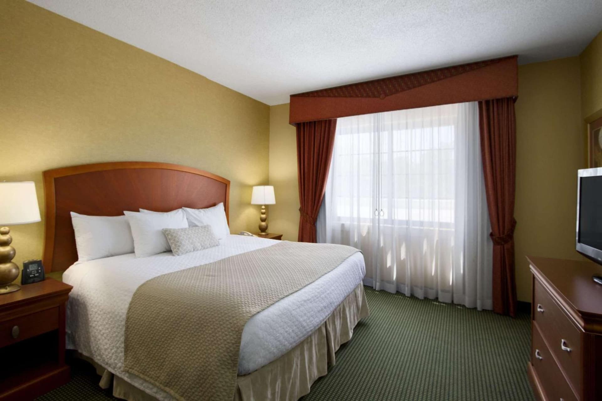 Embassy Suites by Hilton Greensboro Airport gallery photo in Greensboro, NC — image 16