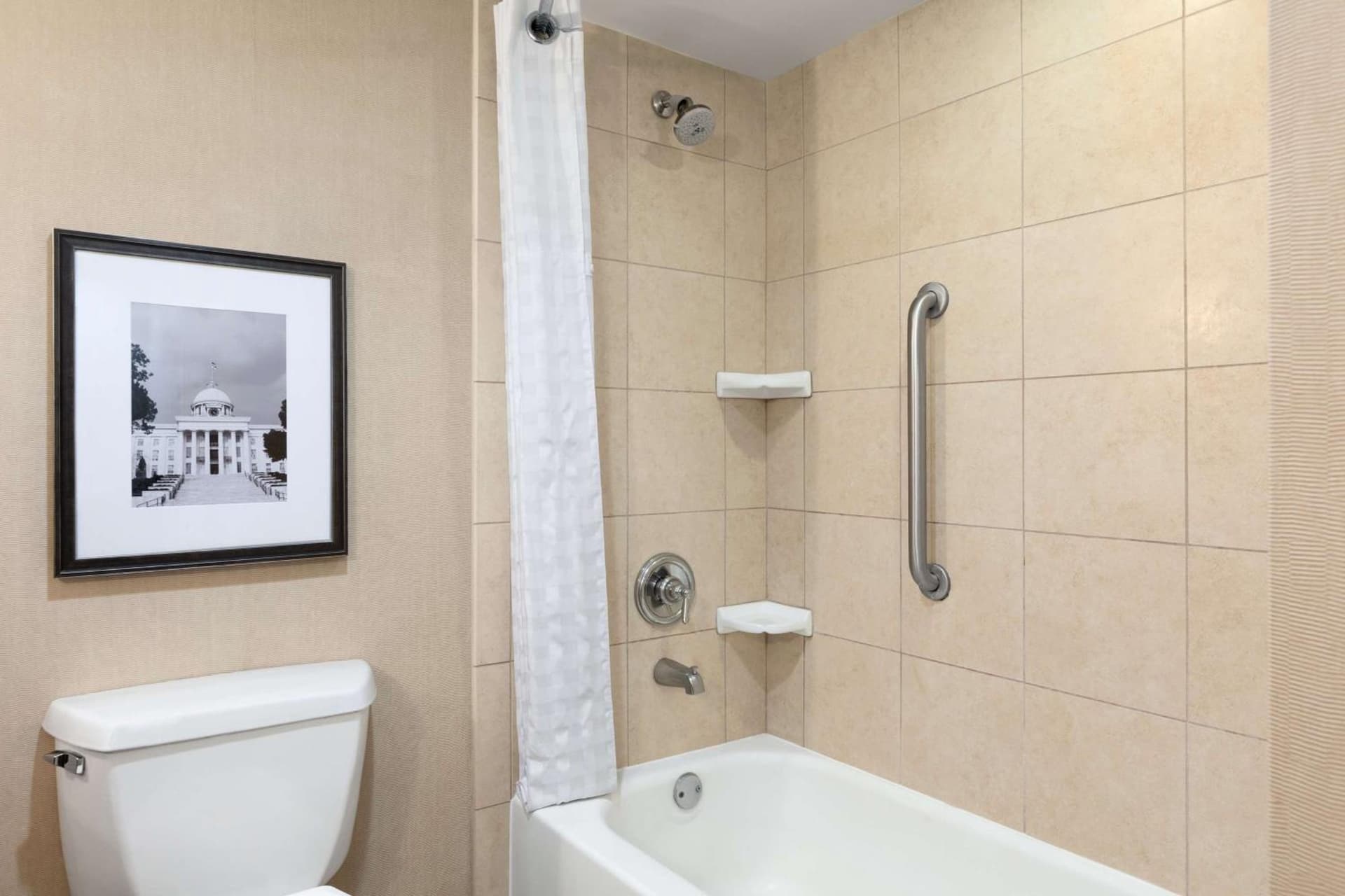 Embassy Suites by Hilton Greensboro Airport gallery photo in Greensboro, NC — image 6