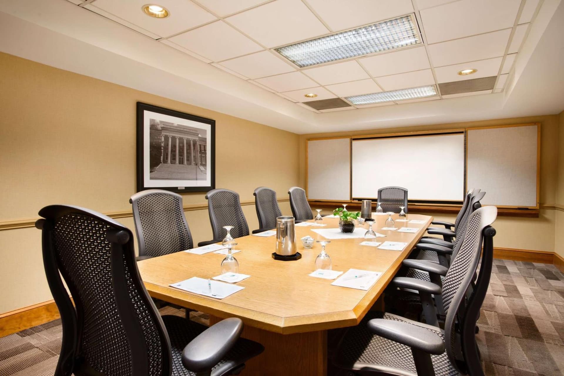 Embassy Suites by Hilton Greensboro Airport gallery photo in Greensboro, NC — image 33