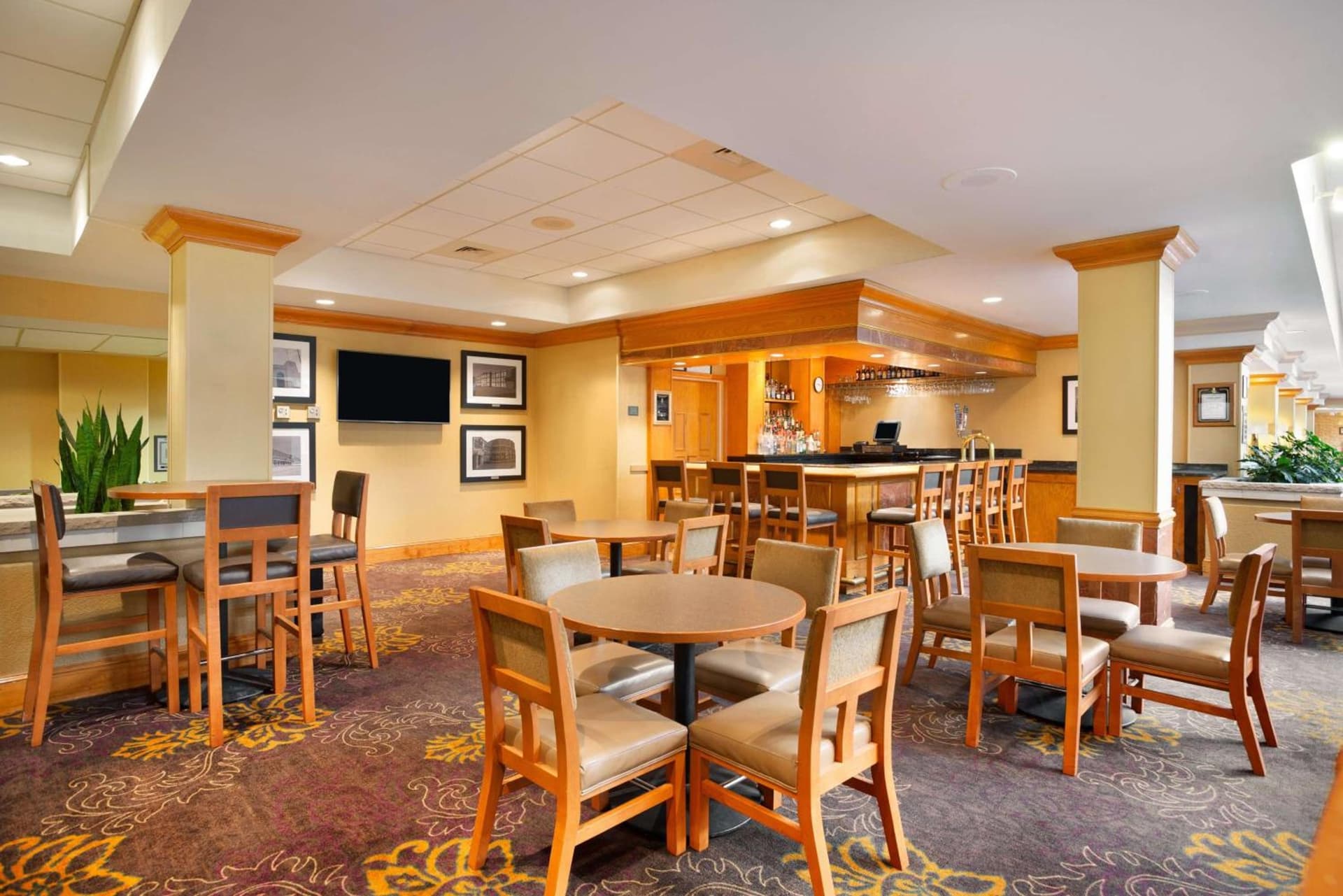Embassy Suites by Hilton Greensboro Airport gallery photo in Greensboro, NC — image 35