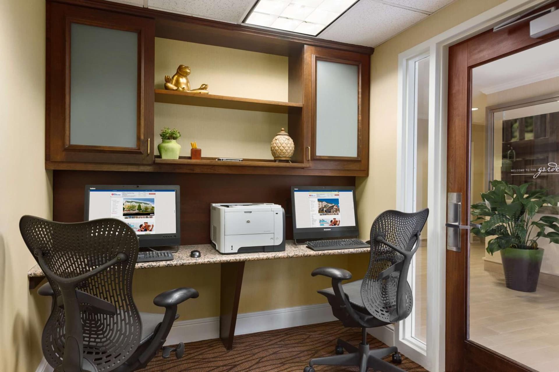 Hilton Garden Inn Shelton interior in Shelton, CT — gallery photo 2