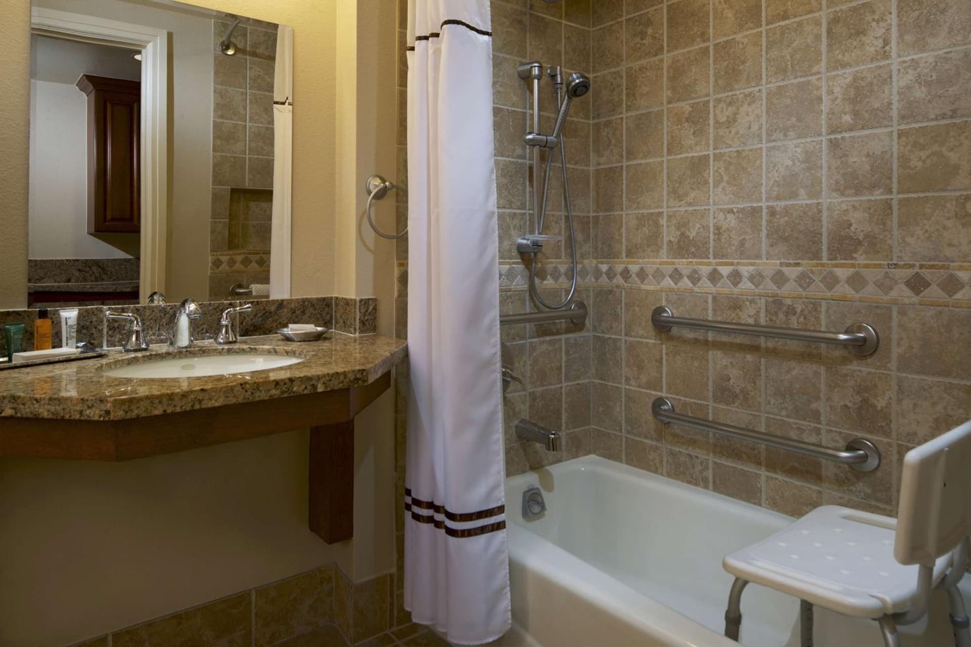 Hilton Grand Vacations Club Paradise Las Vegas gallery photo in Las Vegas, NV — image 8