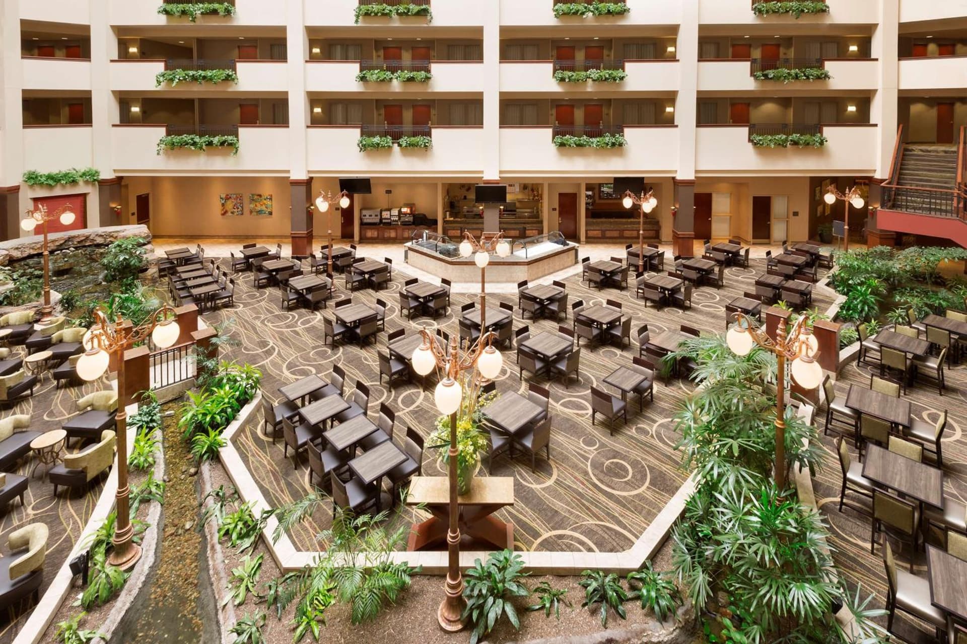 Embassy Suites Lincoln gallery photo in Lincoln, NE — image 6